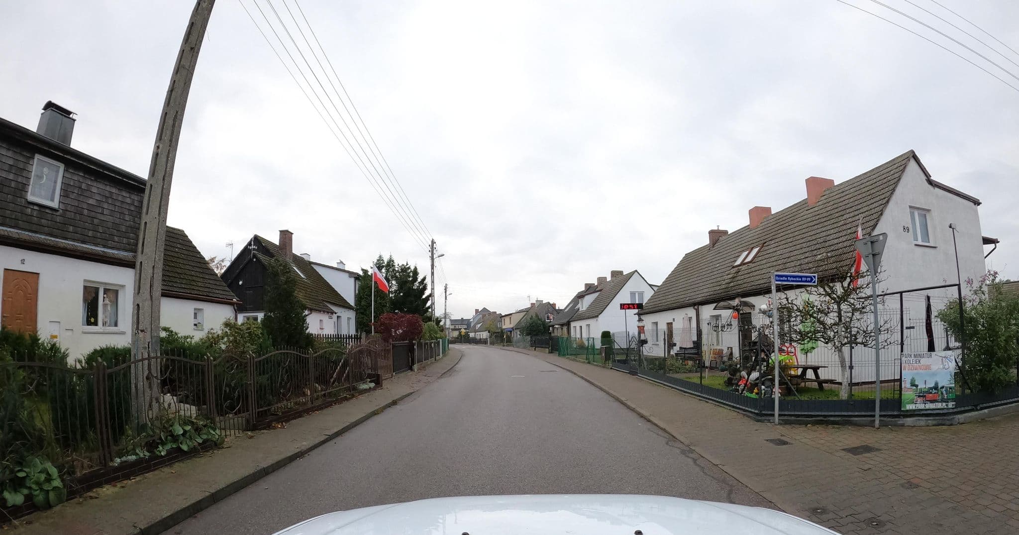 Street view near Iskra Helena. Pokoje Do Wynajęcia, Dziwnów — © masterofnoroad (CC BY-SA · Mapillary)