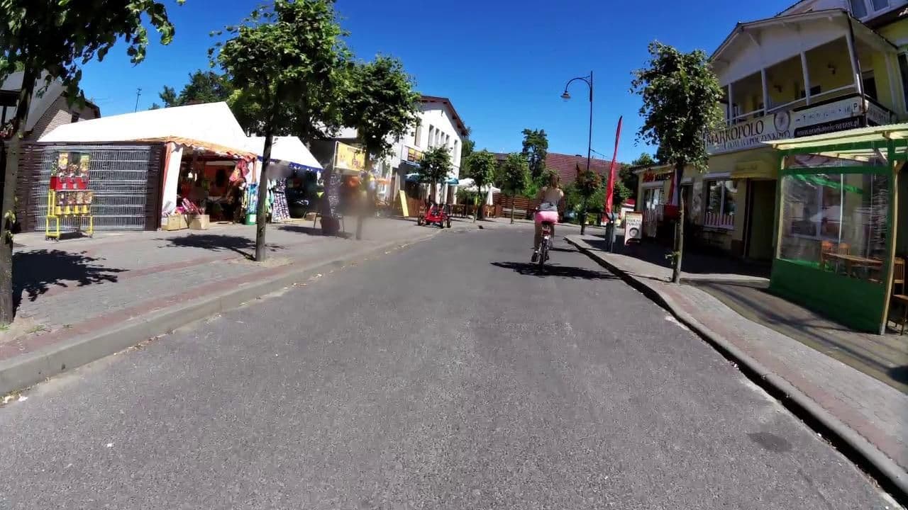 Street view near Marko Polo. Wynajem pokoi, Mrzeżyno — © masterofnoroad (CC BY-SA · Mapillary)