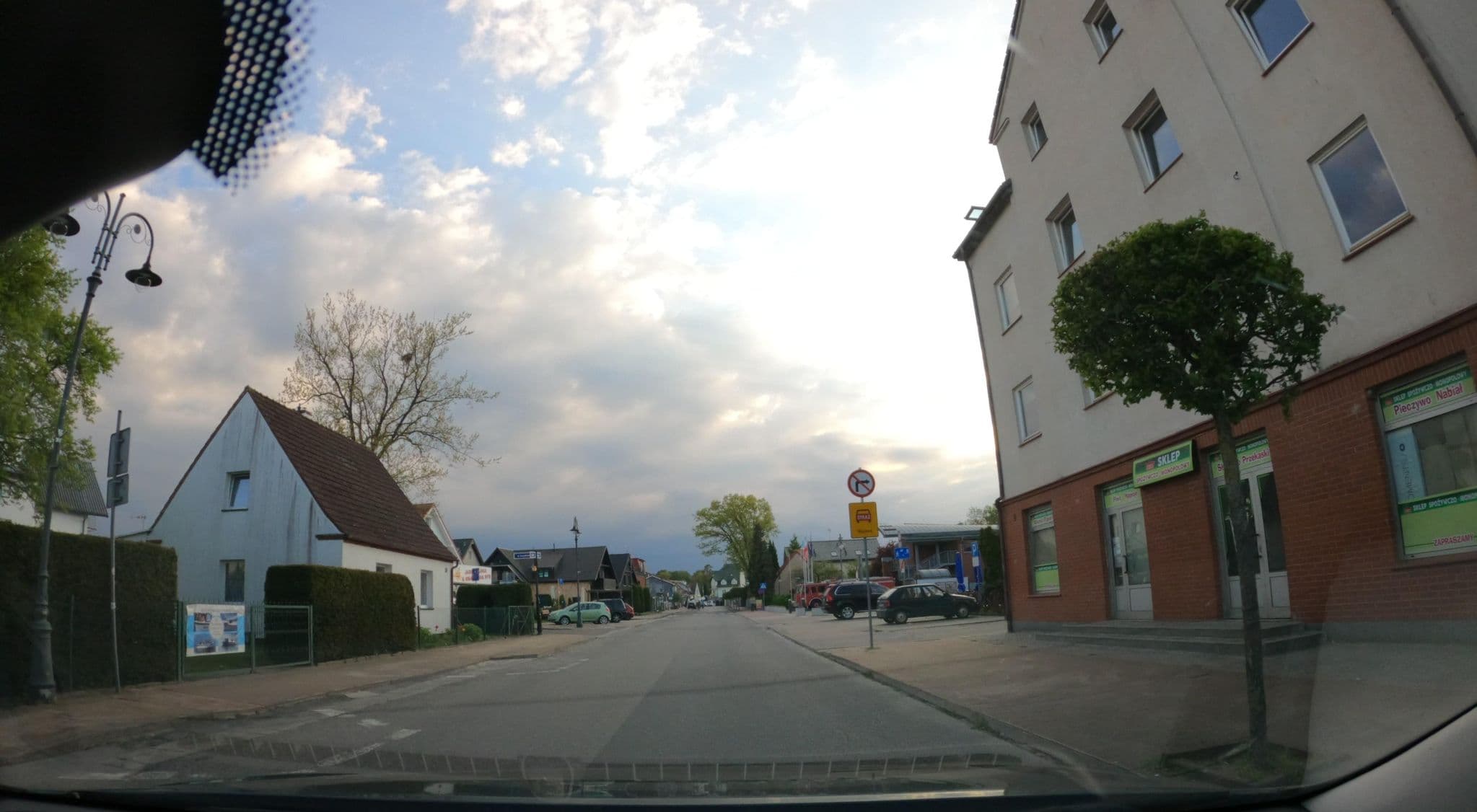 Street view near Grażyna Kądziela Pensjonat Arkada, Pobierowo — © masterofnoroad (CC BY-SA · Mapillary)