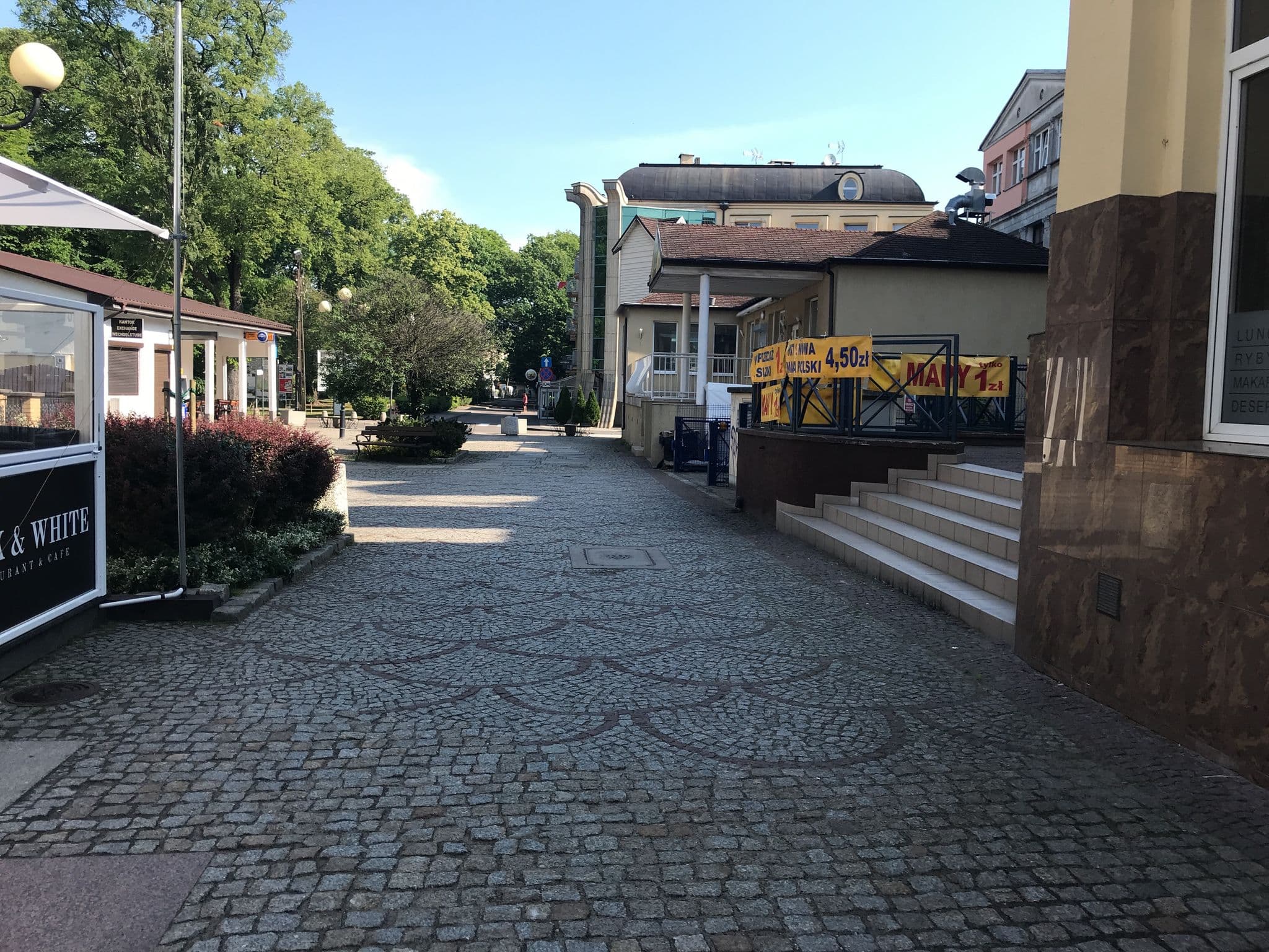 Street view near Siemak Róża - Kwatery Prywatne, Międzyzdroje — © wandan (CC BY-SA · Mapillary)