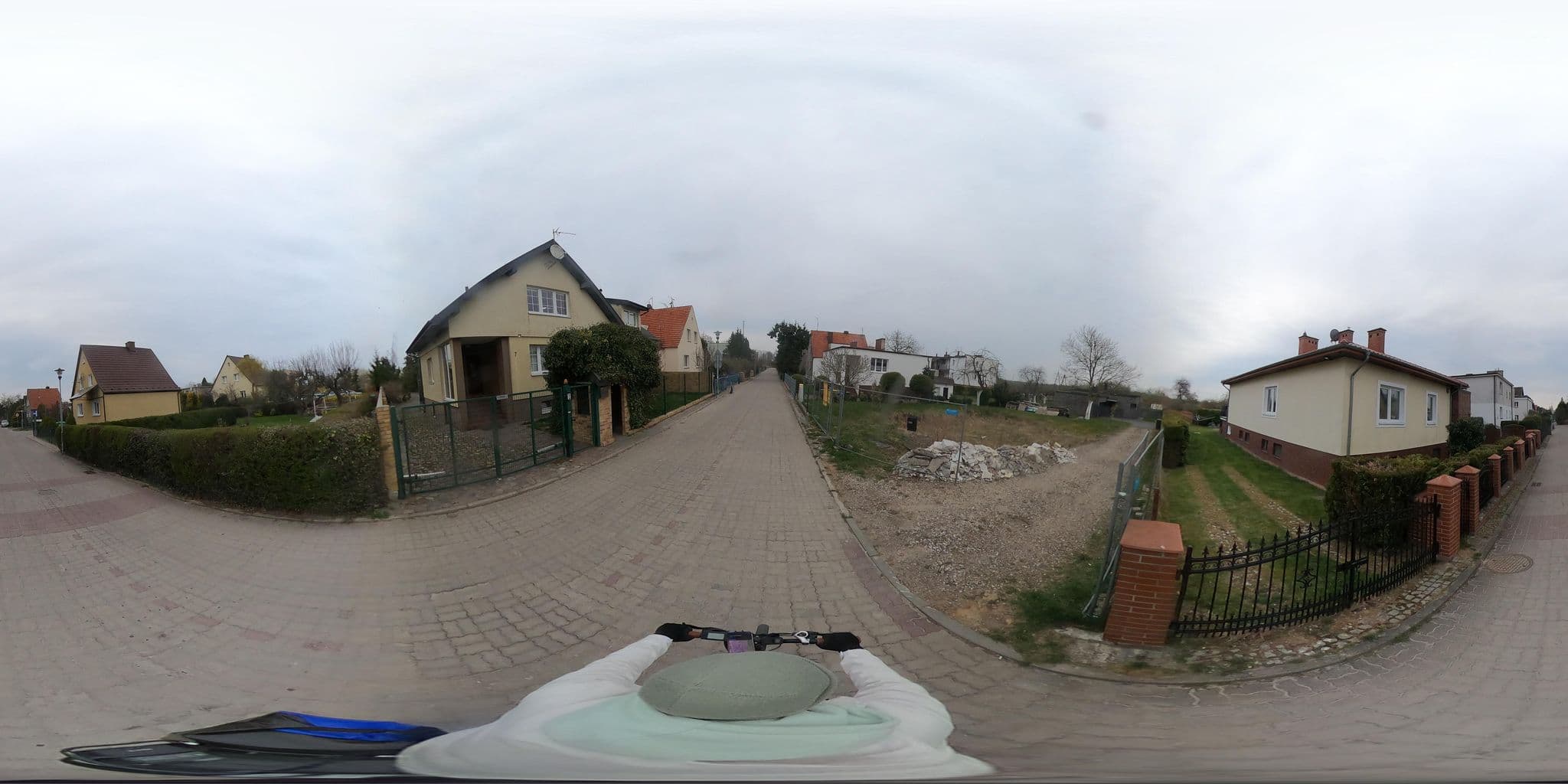 Street view near Apartament Argos, Kołobrzeg — © Ameba (CC BY-SA · Mapillary)