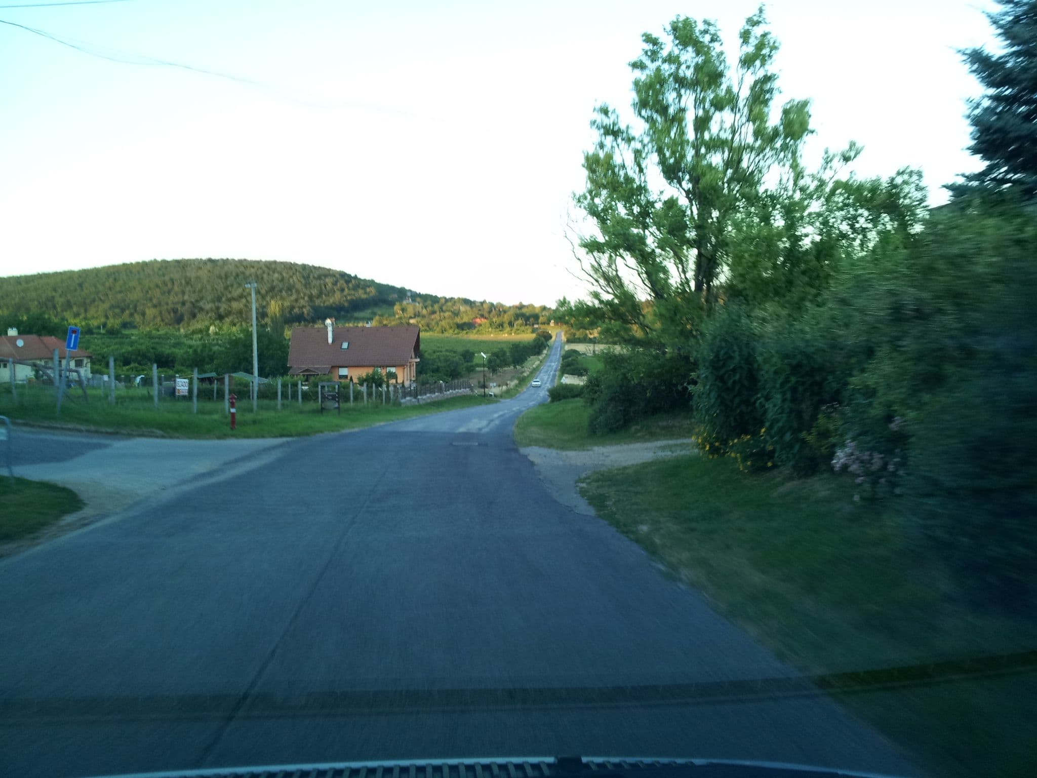 Street view near Rásky Vendégház, Alsóörs — © kolesajr (CC BY-SA · Mapillary)