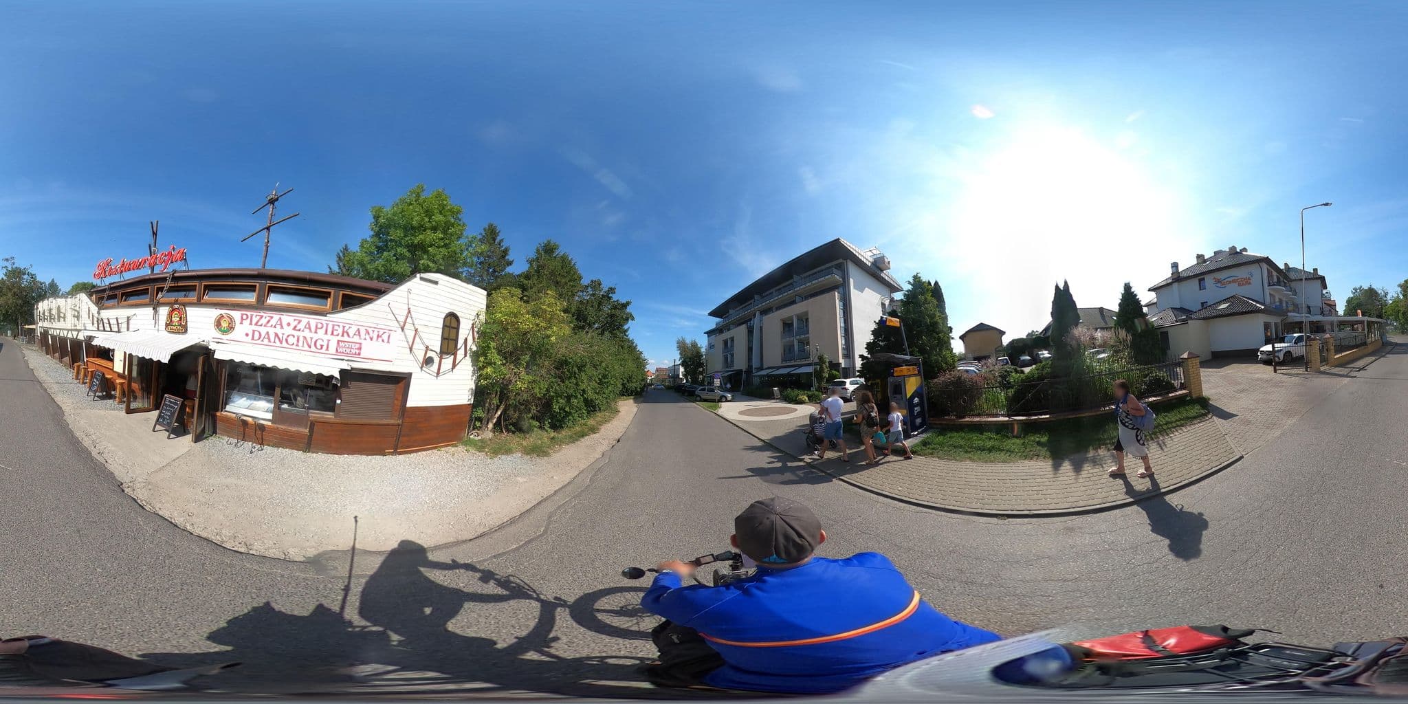 Street view near Srebrne Tarasy, Mielno — © masterofnoroad (CC BY-SA · Mapillary)