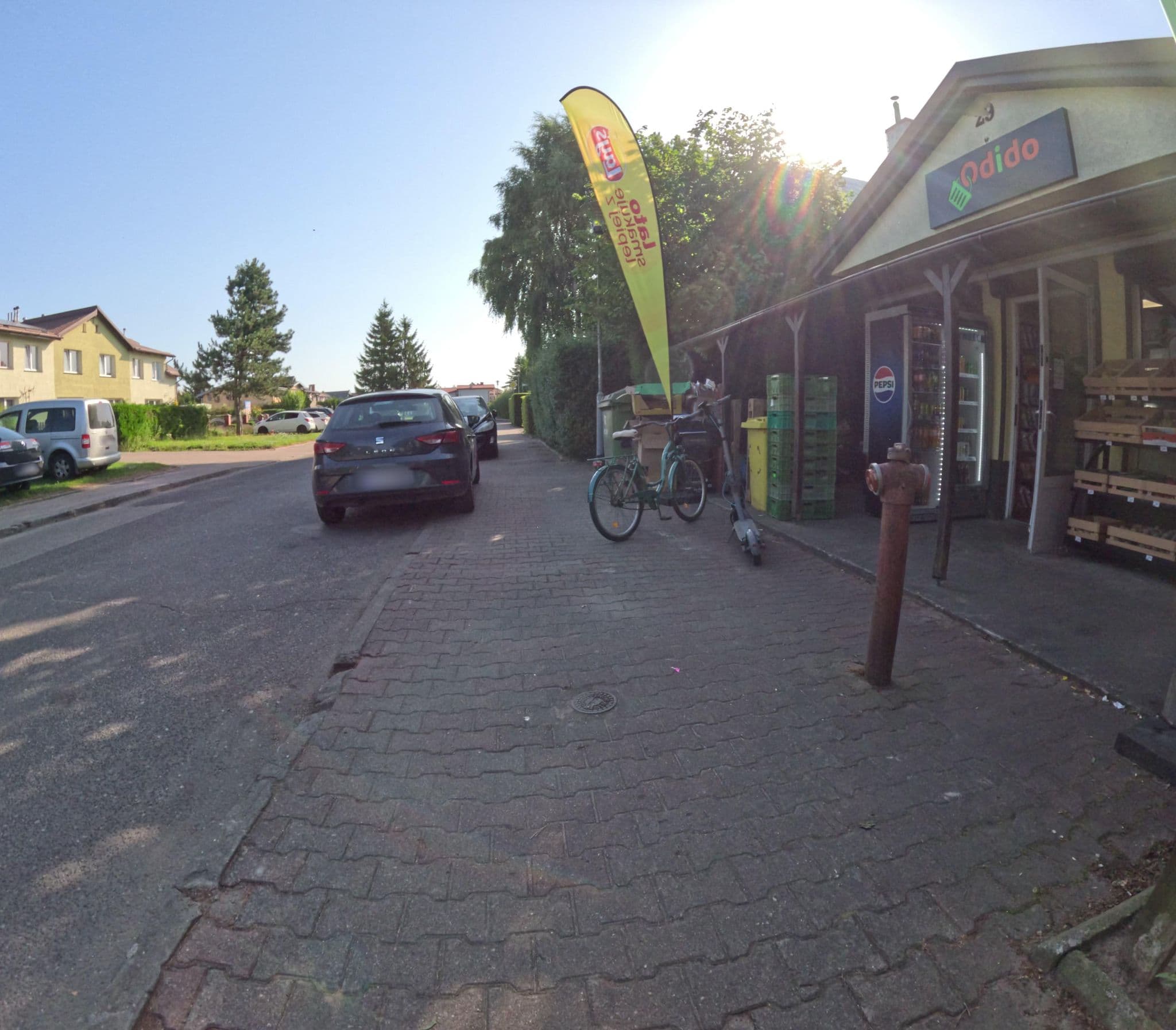 Street view near Bratek. Dom gościnny. Melcher W., Ustronie Morskie — © krzyk (CC BY-SA · Mapillary)