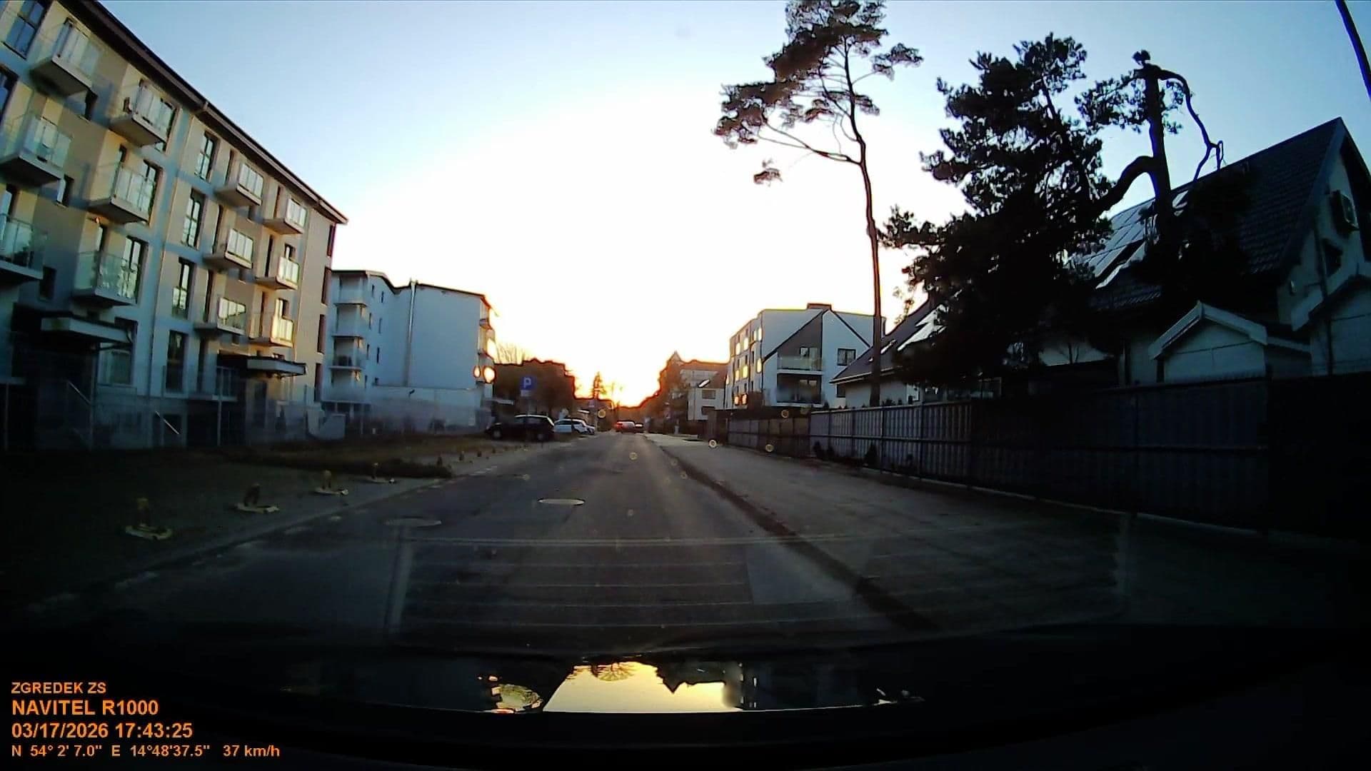 Street view near Słoneczny Dom, Dziwnów — © d3mol3k (CC BY-SA · Mapillary)