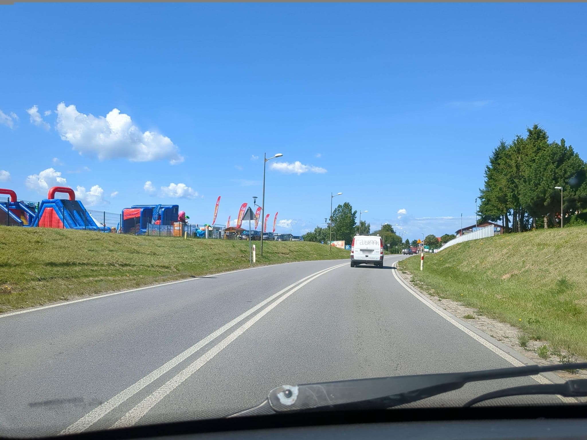 Street view near Dom Wypoczynkowy Gąsiorowskich, Pobierowo — © garbulix (CC BY-SA · Mapillary)