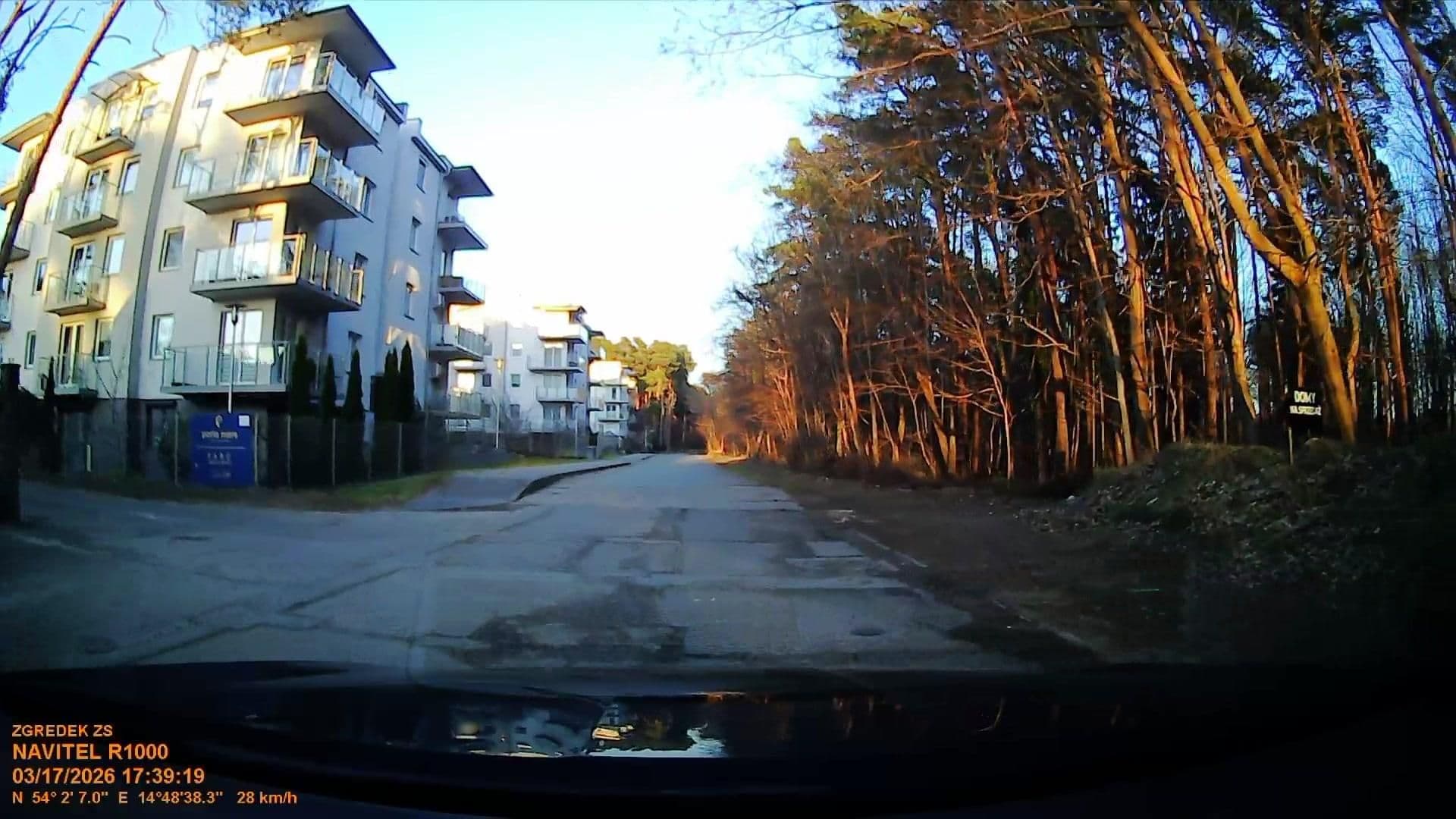 Street view near Arkona Dom Gościnny, Dziwnów — © d3mol3k (CC BY-SA · Mapillary)