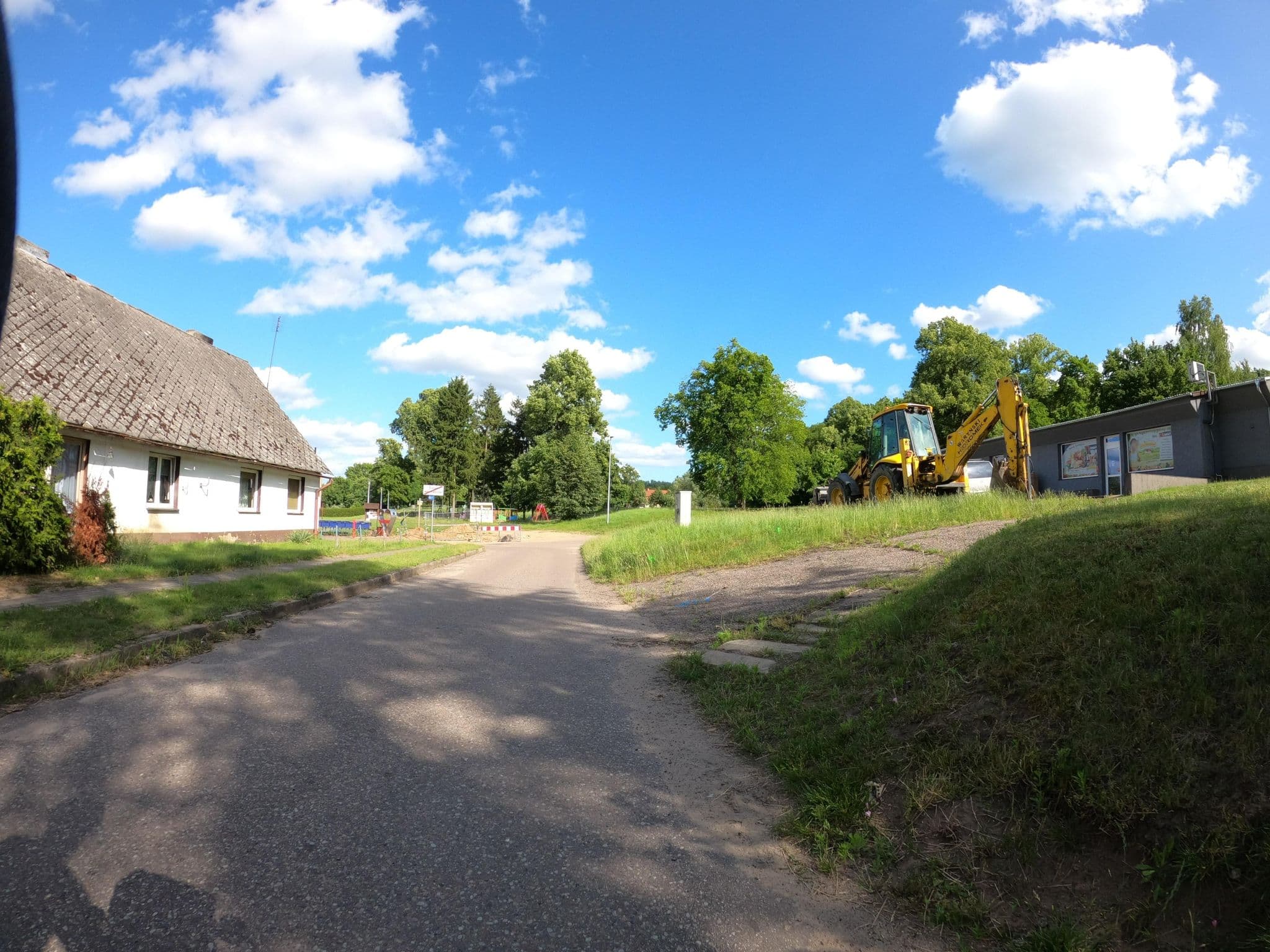Street view near Gościniec Wyrwidąb, Chodzież — © masterofnoroad (CC BY-SA · Mapillary)