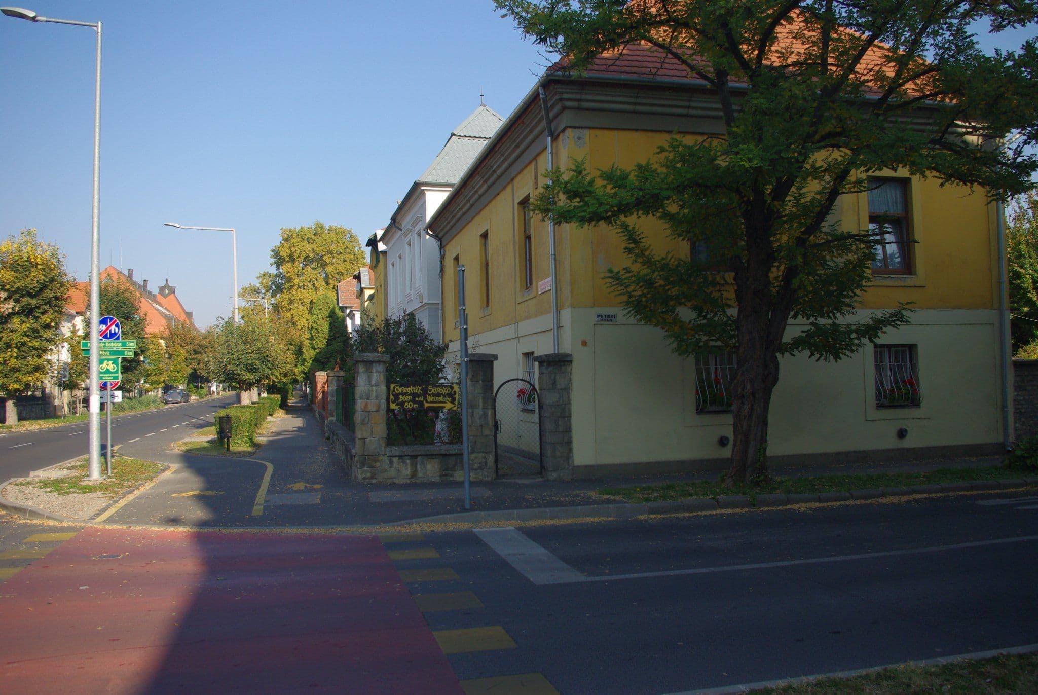 Street view near Abbázia Club Hotel Zöld, Keszthely — © utvonalfelmeresek (CC BY-SA · Mapillary)