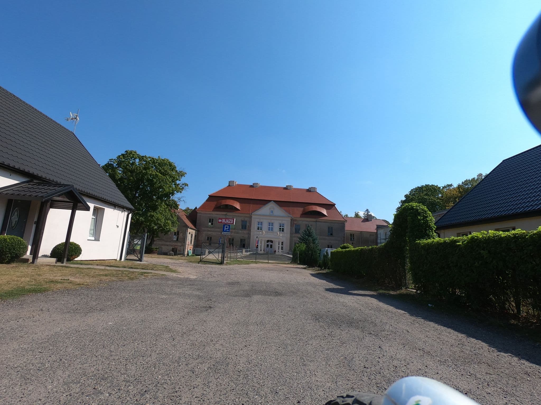 Street view near Pałac Siemczyno Adam Andziak, Czaplinek — © masterofnoroad (CC BY-SA · Mapillary)
