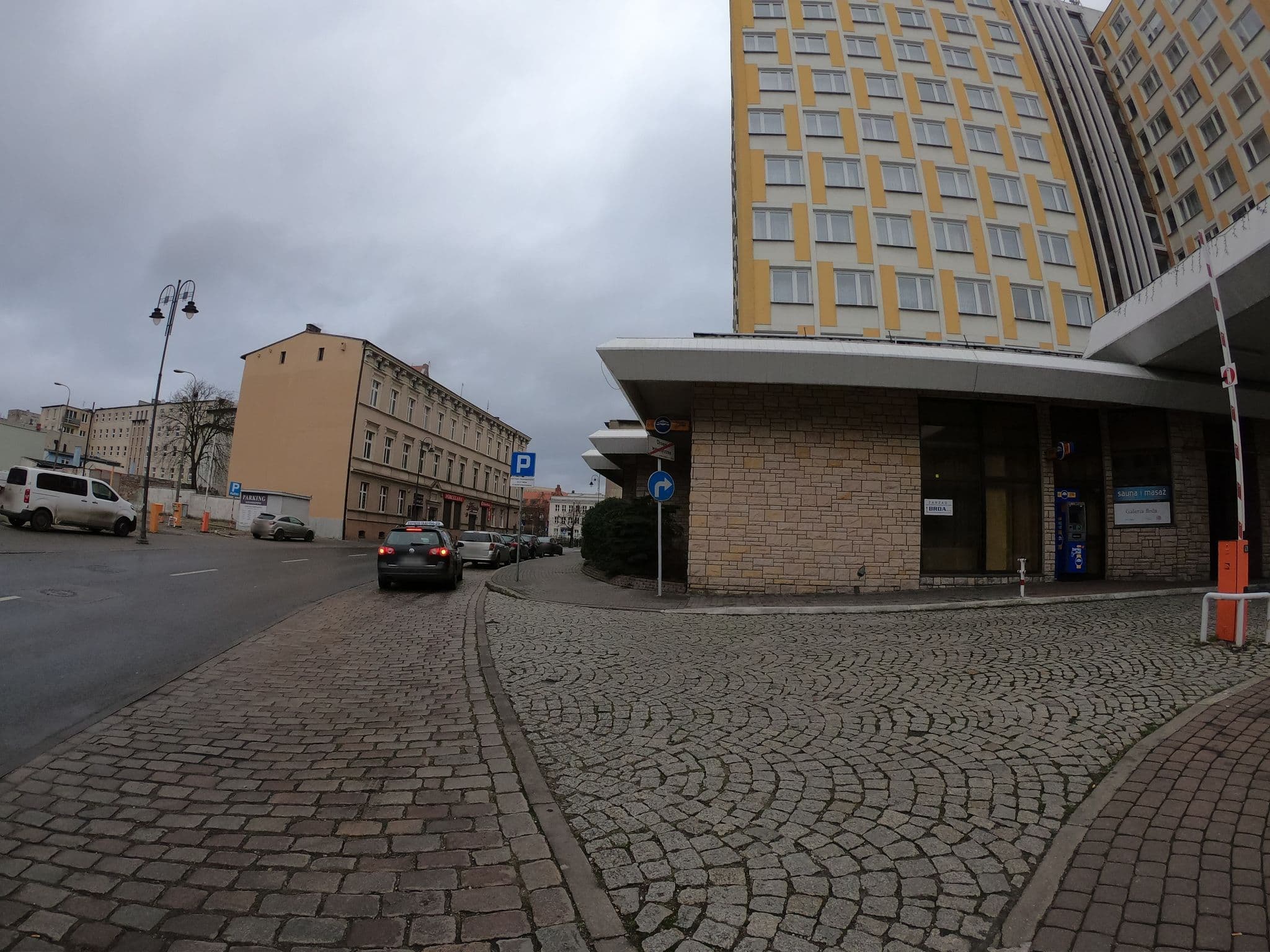 Street view near Hotel Brda Bydgoszcz, Bydgoszcz — © richlv (CC BY-SA · Mapillary)