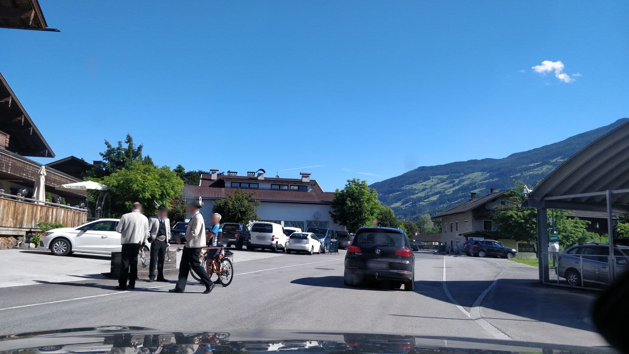 Street view near Standlhof, Kapfing — © rcollins (CC BY-SA · Mapillary)