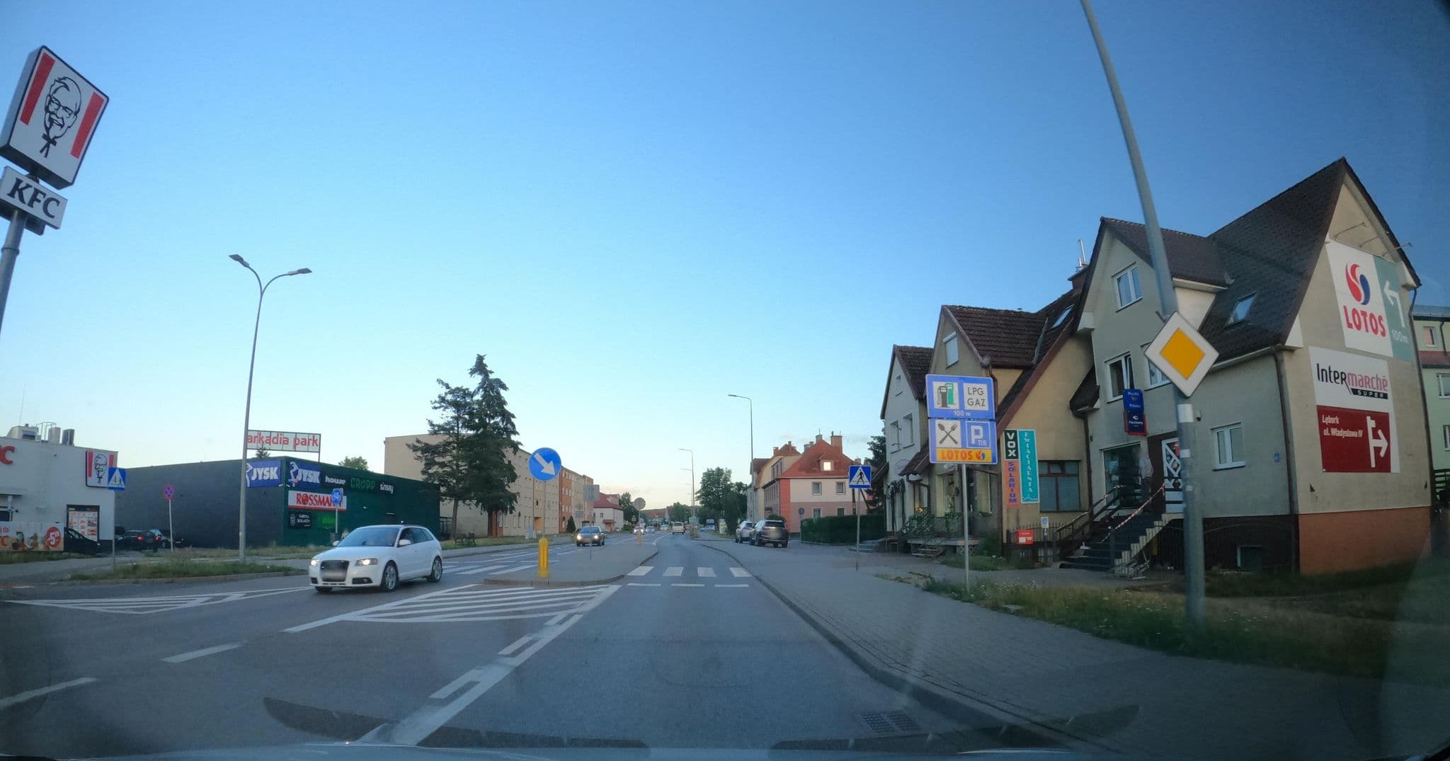 Street view near Przedsiębiorstwo Usługowo Handlowe Dorian Dawidowski, Lębork — © masterofnoroad (CC BY-SA · Mapillary)