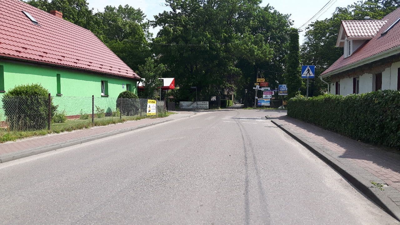 Street view near "Piratka" Jolanta Zasadzińska, Łeba — © changchun1 (CC BY-SA · Mapillary)