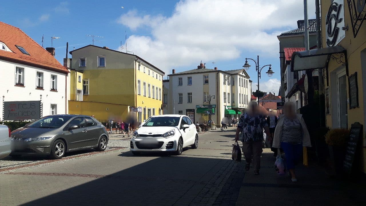 Street view near Apartamenty De Soleil, Ustka — © changchun1 (CC BY-SA · Mapillary)