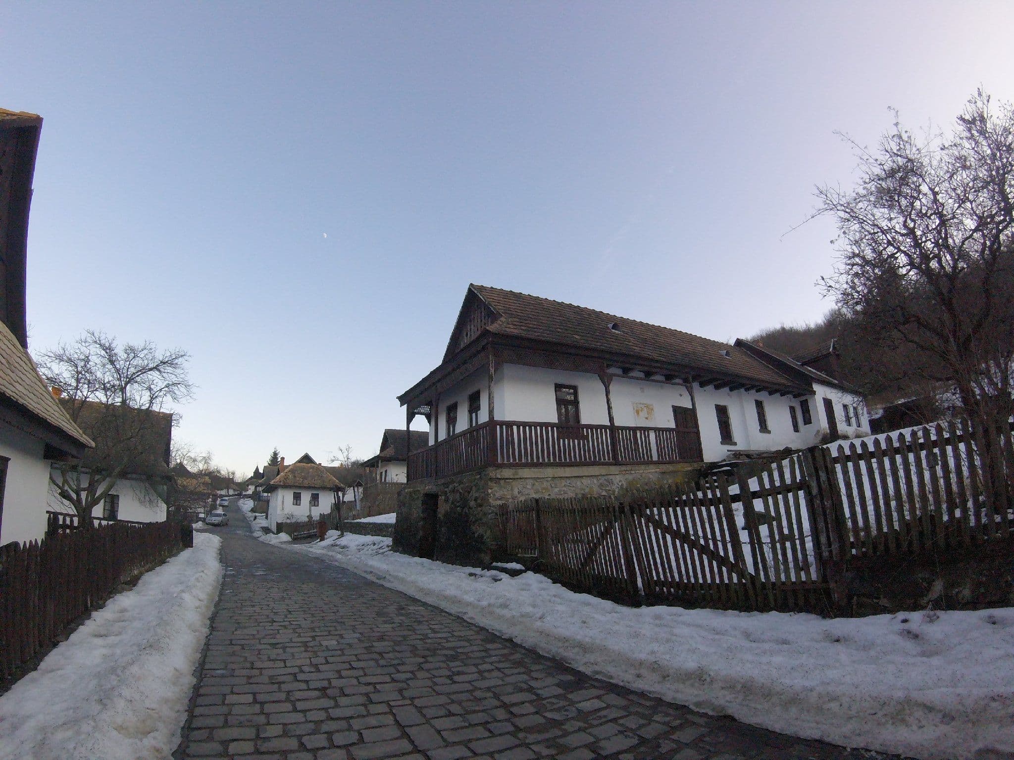 Street view near K-103 Apartman, Rimóc — © utvonalfelmeresek (CC BY-SA · Mapillary)