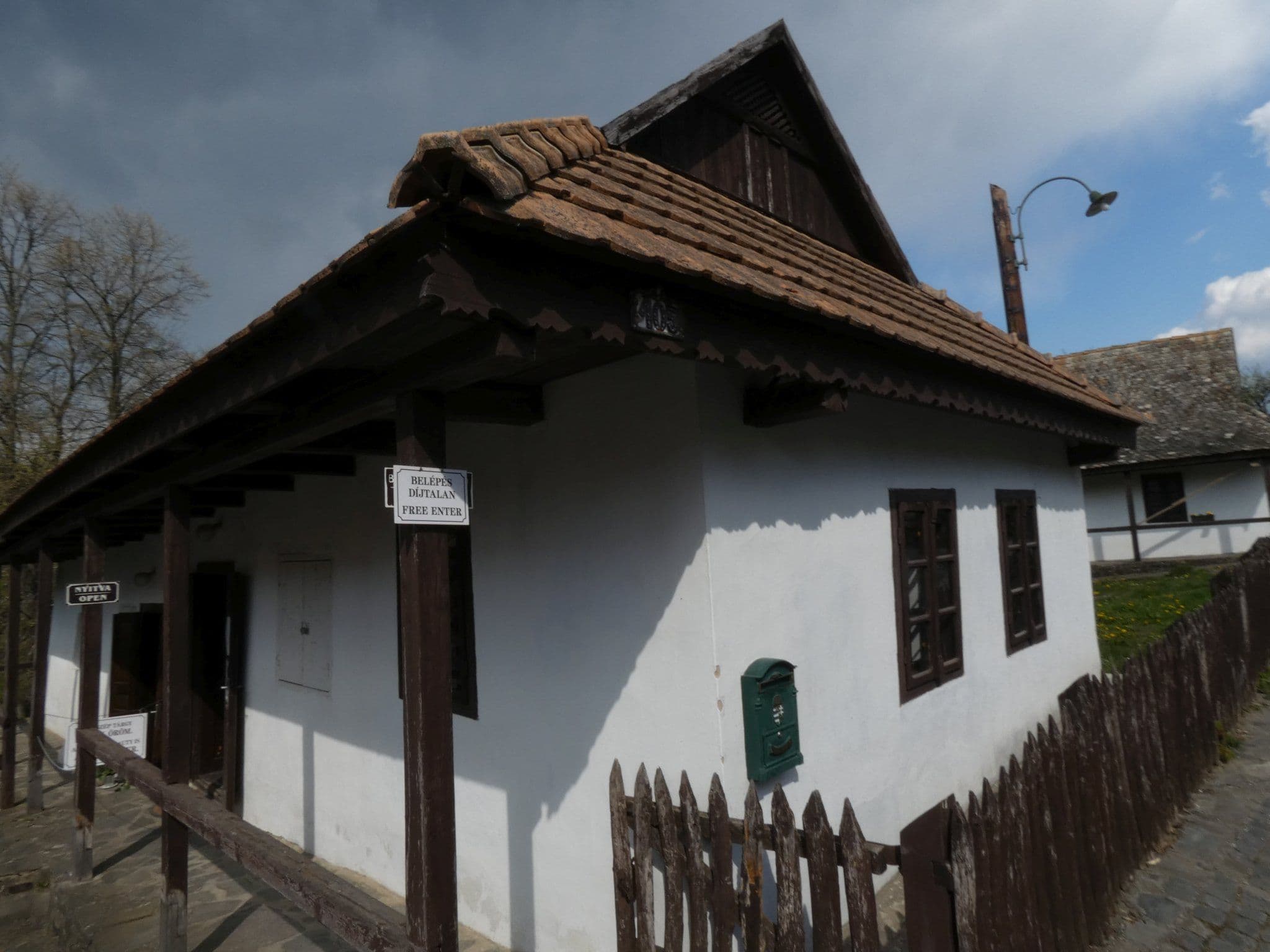 Street view near K-105 Apartman, Rimóc — © utvonalfelmeresek (CC BY-SA · Mapillary)