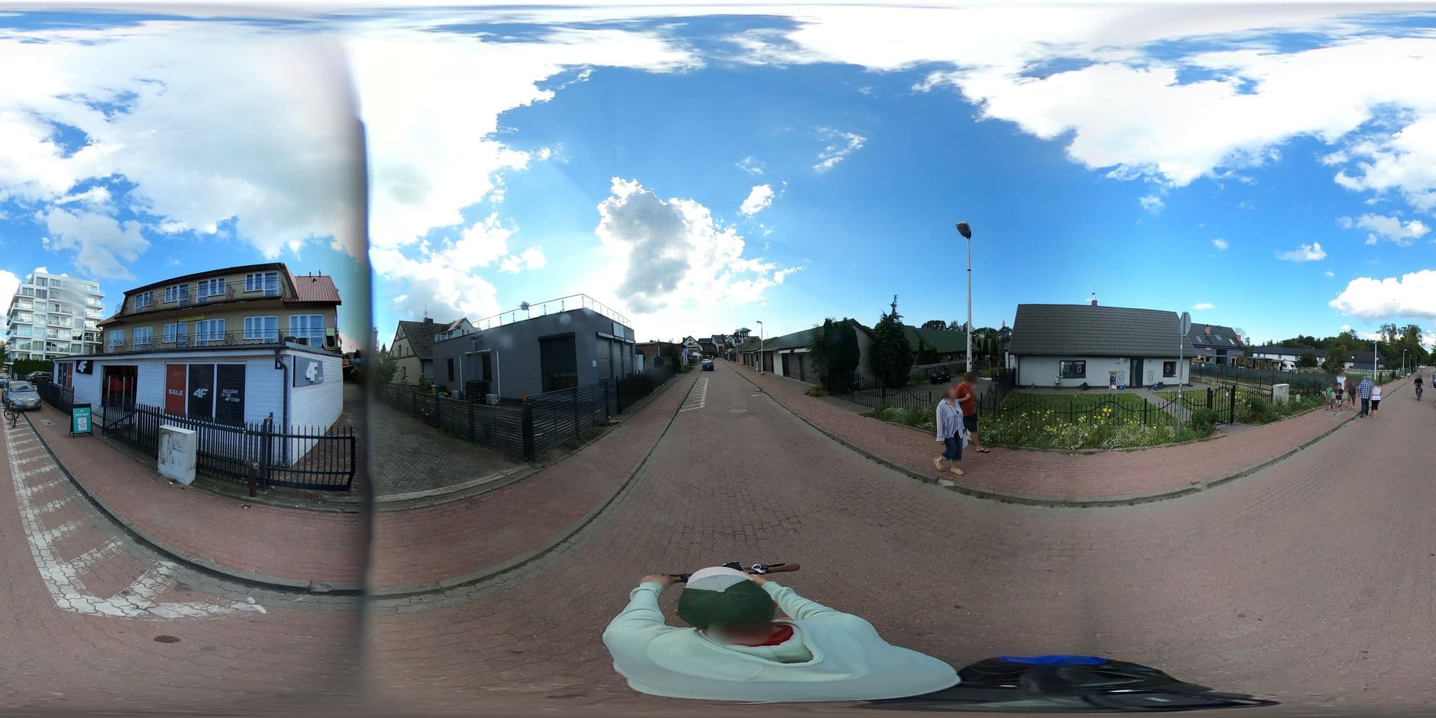 Street view near Jarosławianka. Pensjonat. Gliszczyński S., Darłowo — © Ameba (CC BY-SA · Mapillary)