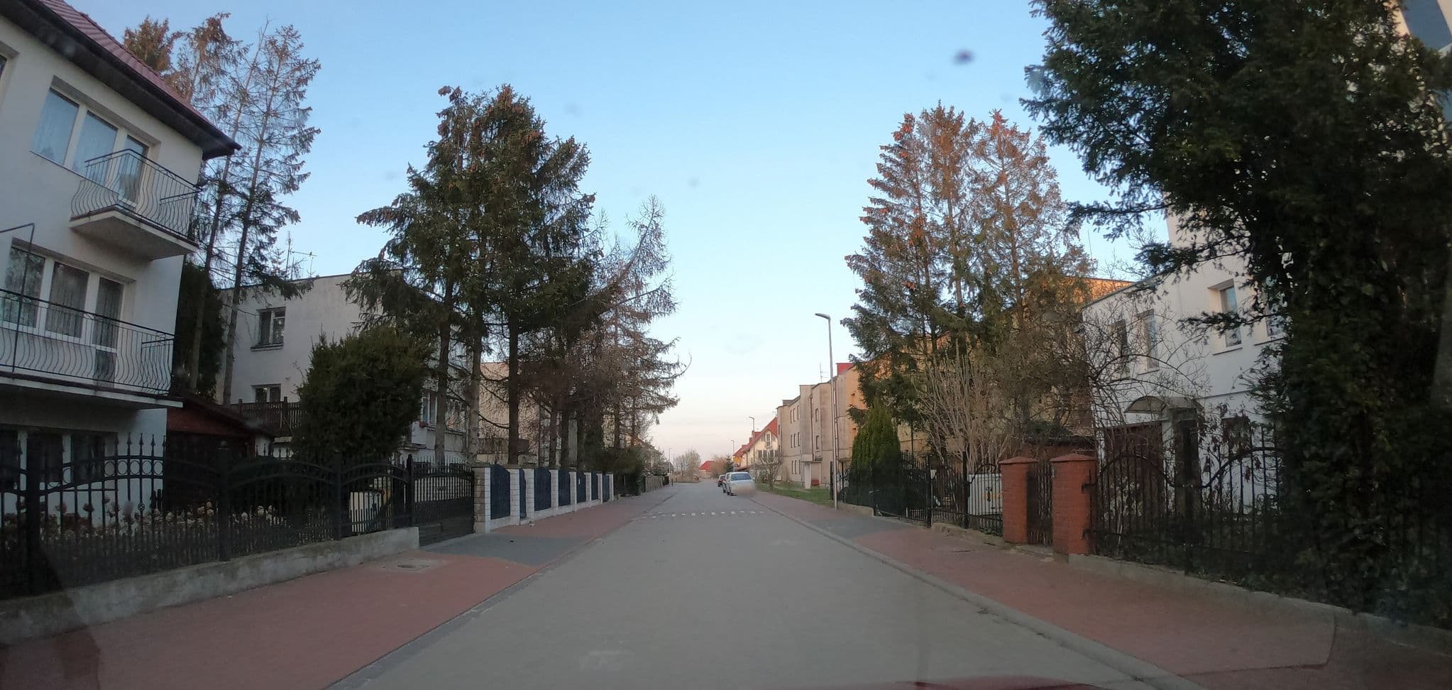 Street view near Pokoje Gościnne Włodzimierz Mikrut, Mielno — © masterofnoroad (CC BY-SA · Mapillary)