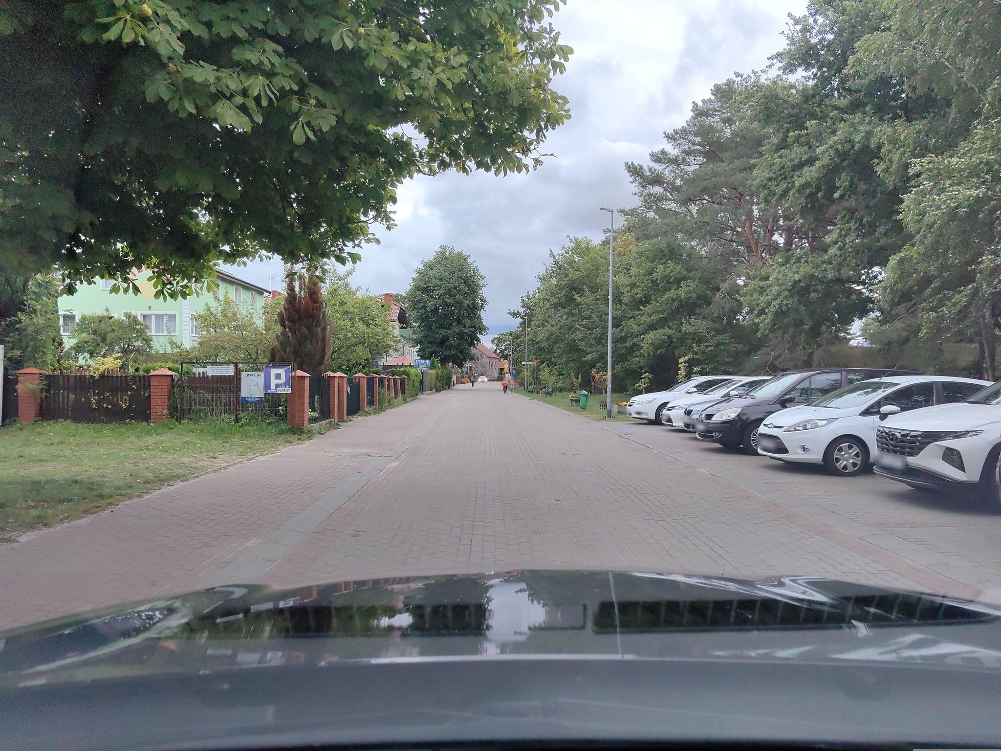 Street view near Sezonowy Wynajm Kwater Anna Przenajkowska, Ustka — © kietlak (CC BY-SA · Mapillary)