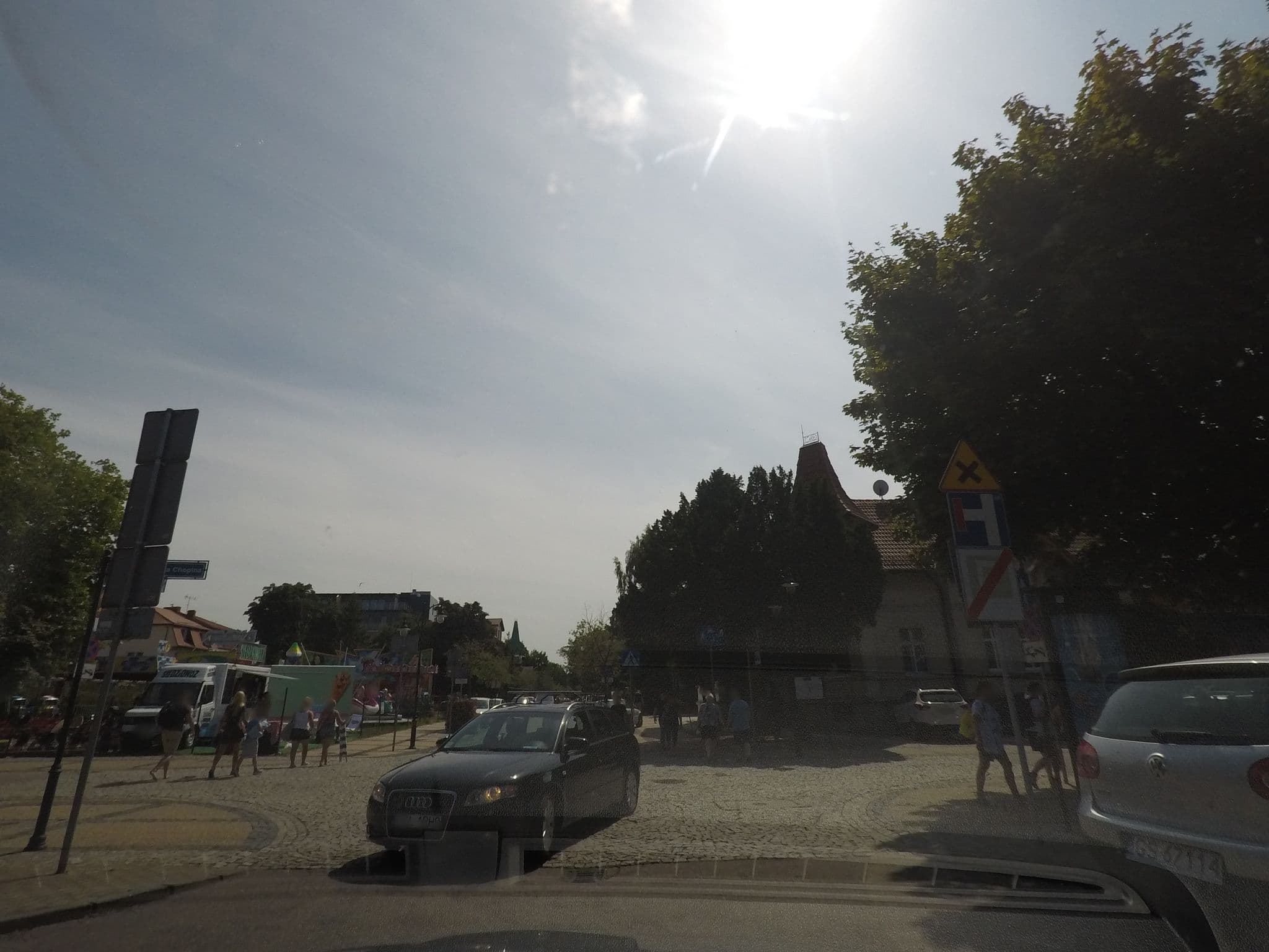 Street view near Apogeum Hotel Villa Red. Hotel nad morzem, Ustka — © canadarunner (CC BY-SA · Mapillary)