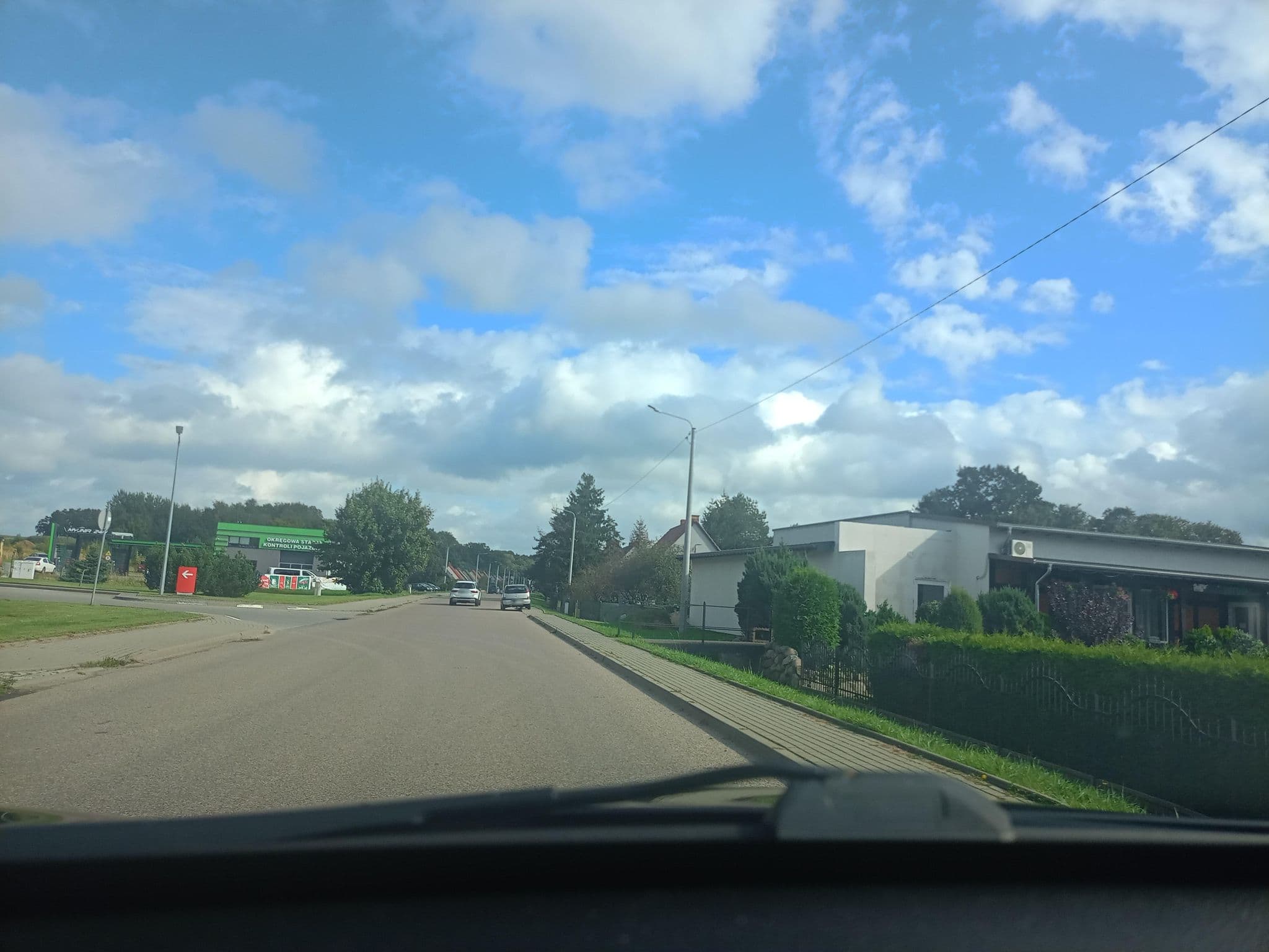 Street view near Dom Gościnny RUTIKAL, Sianów — © tomaszkulka (CC BY-SA · Mapillary)