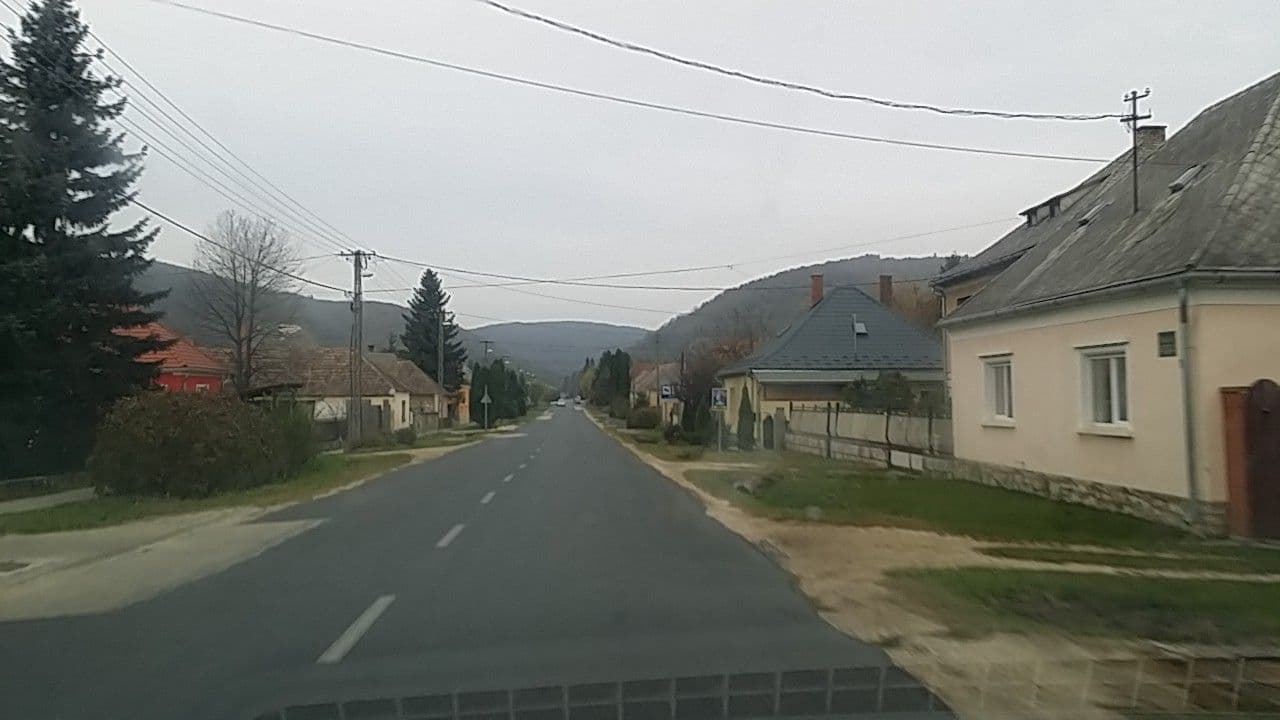 Street view near Haik Vendégház, Zirc — © utvonalfelmeresek (CC BY-SA · Mapillary)