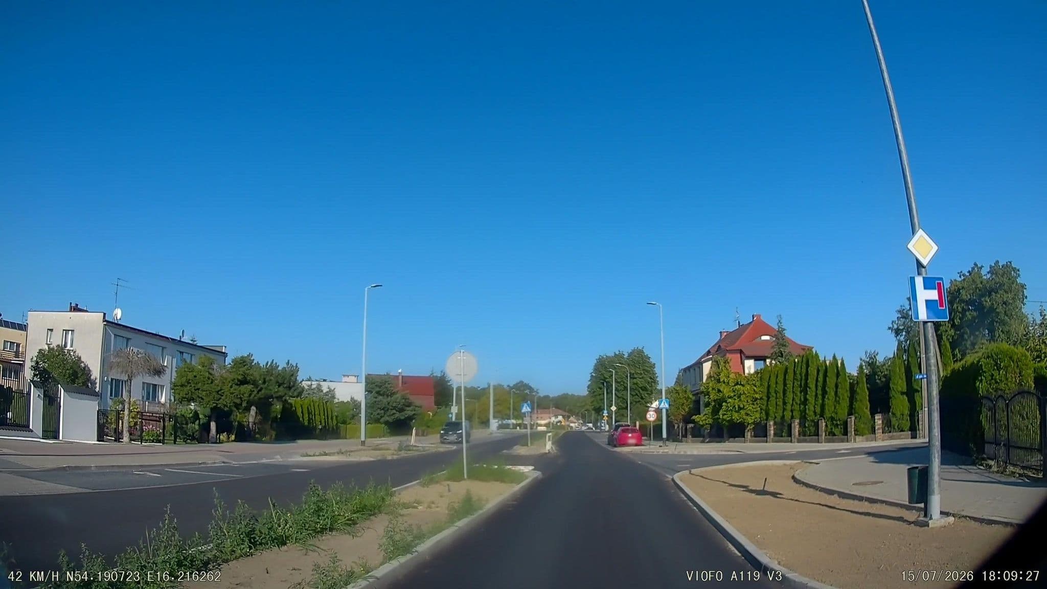 Street view near Makadamia Apartamenty A.Mazur, D.Downań Sp.j, Koszalin — © inwazjamb (CC BY-SA · Mapillary)