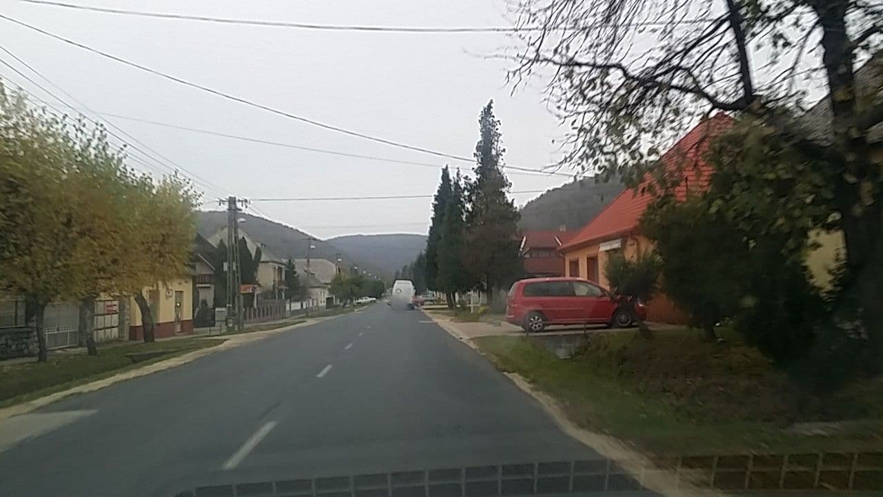 Street view near Szekrényes Ház, Zirc — © utvonalfelmeresek (CC BY-SA · Mapillary)