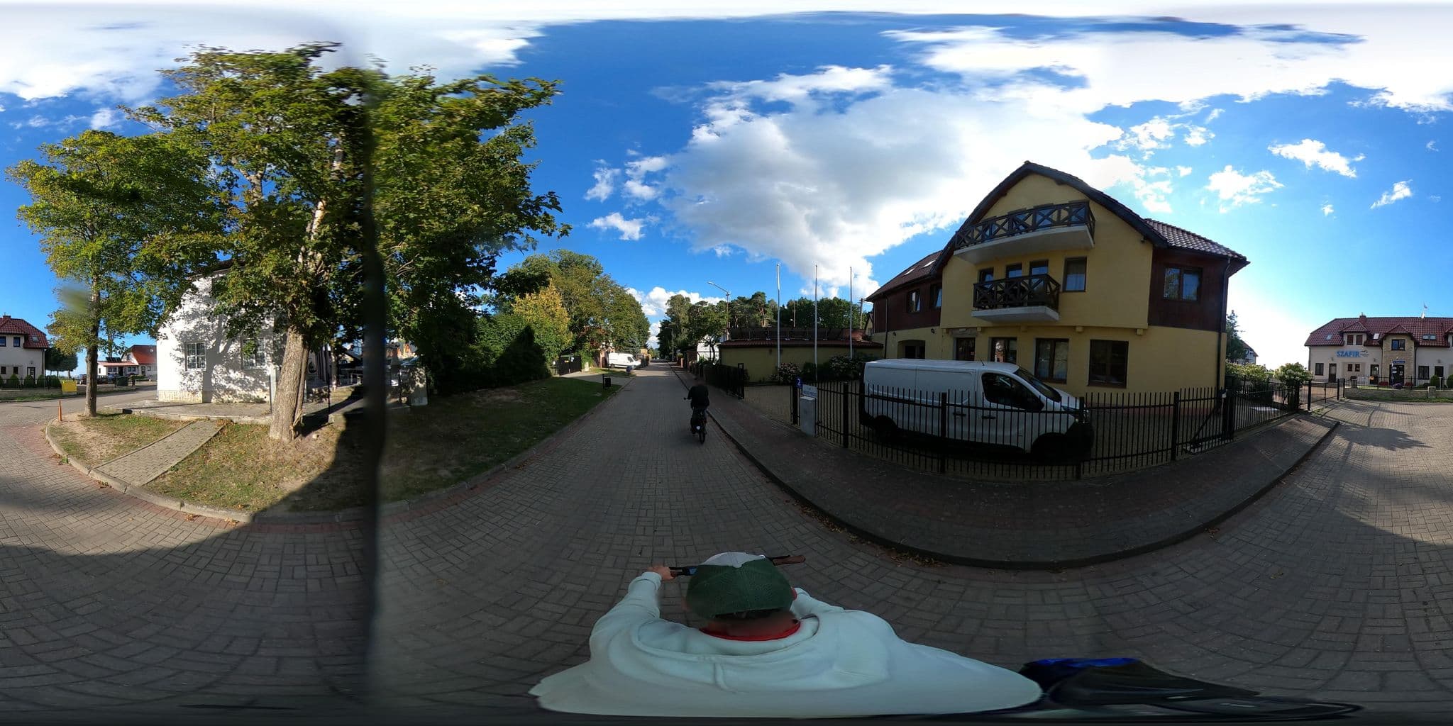 Street view near Pensjonat Sloneczna Plaza - Jaroslawiec, Darłówko — © Ameba (CC BY-SA · Mapillary)