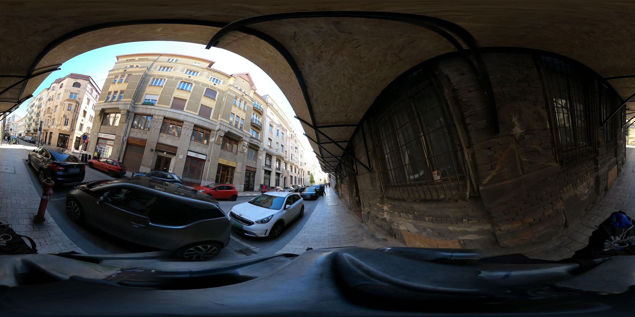 Street view near Hotel Ottofiori, Palotanegyed — © grozsa11 (CC BY-SA · Mapillary)