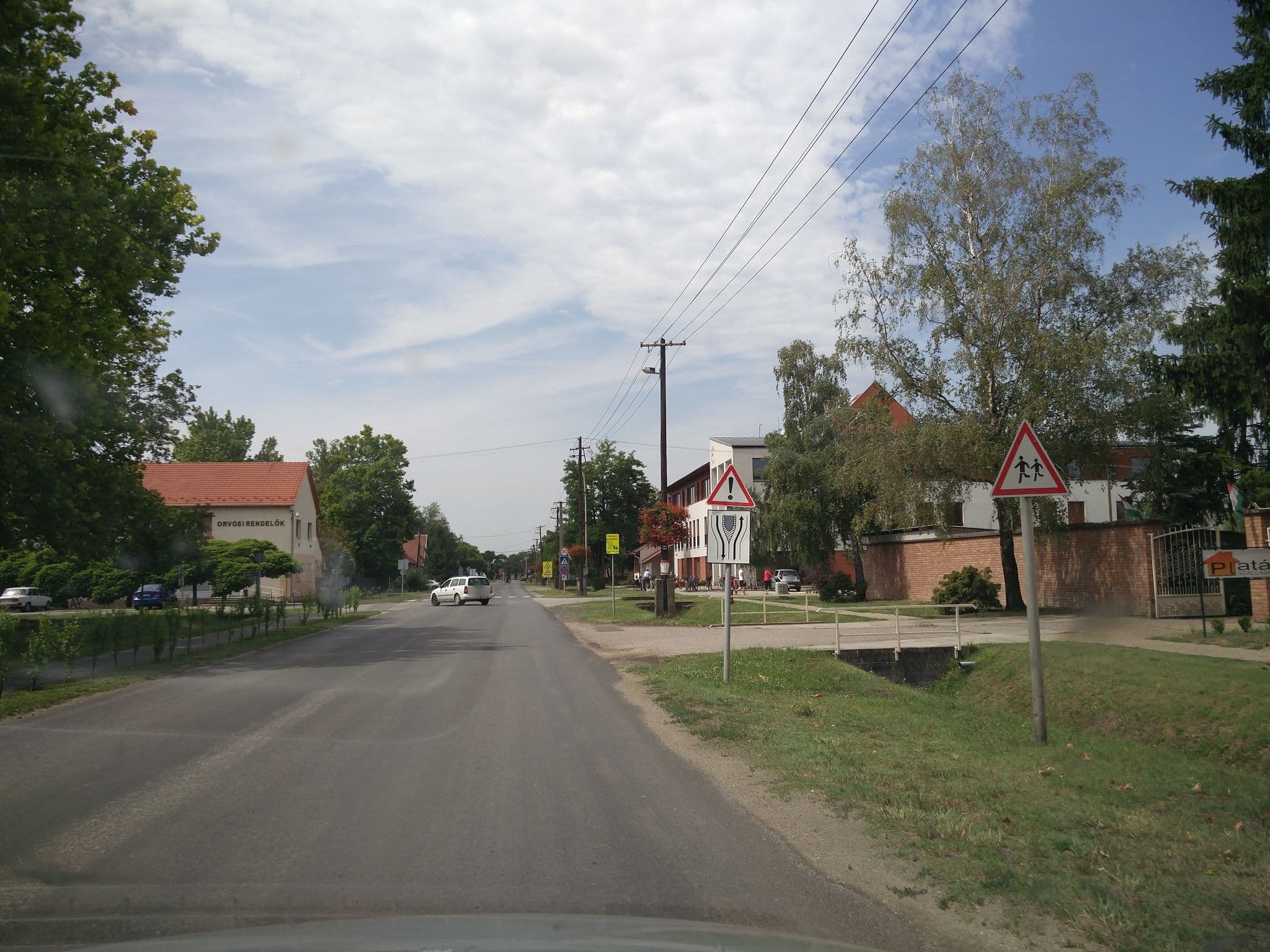 Street view near Platán Szálláshely, Sándorfalva — © jlevente (CC BY-SA · Mapillary)