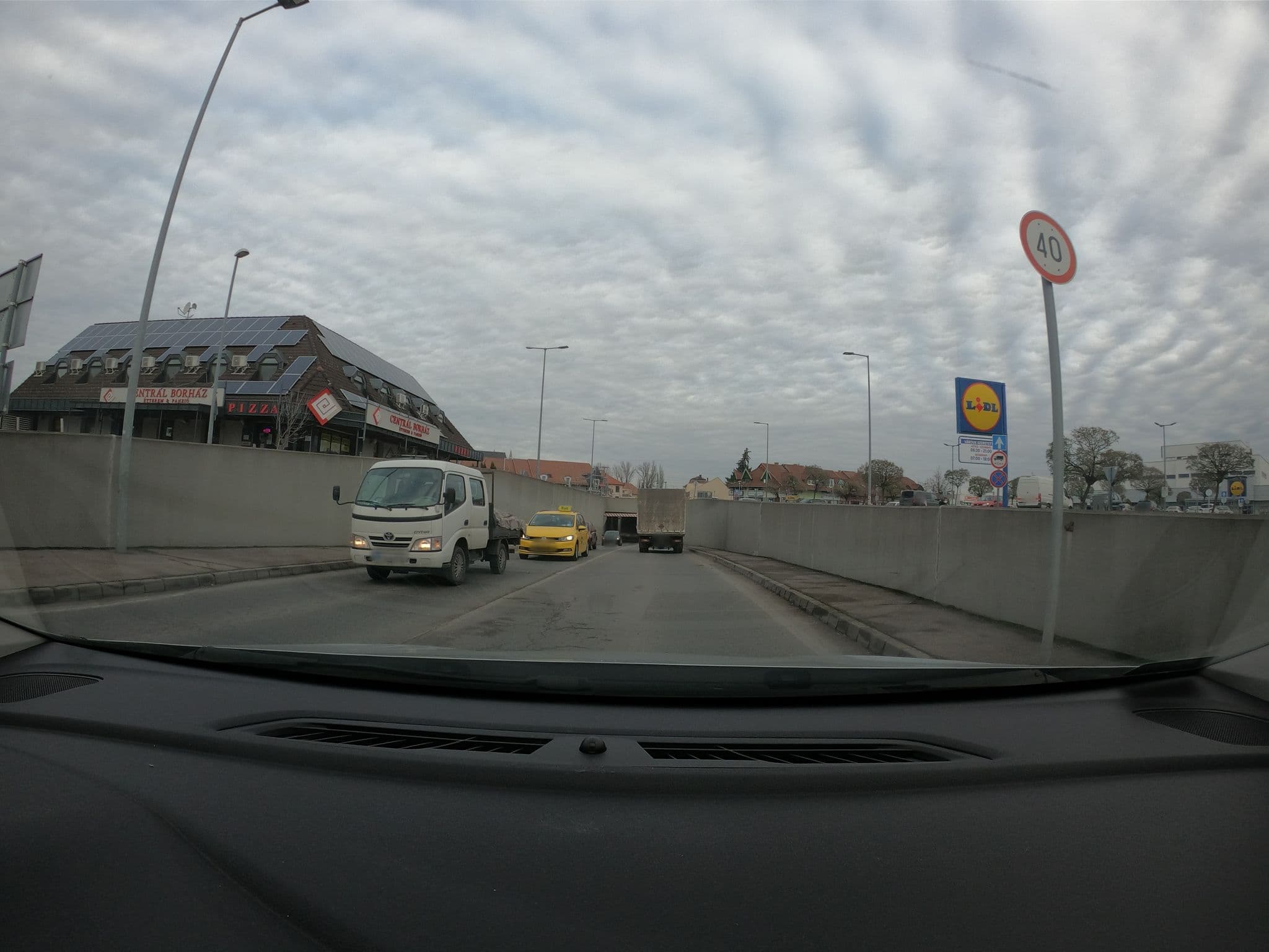Street view near Centrál Borház, Érd — © vst (CC BY-SA · Mapillary)