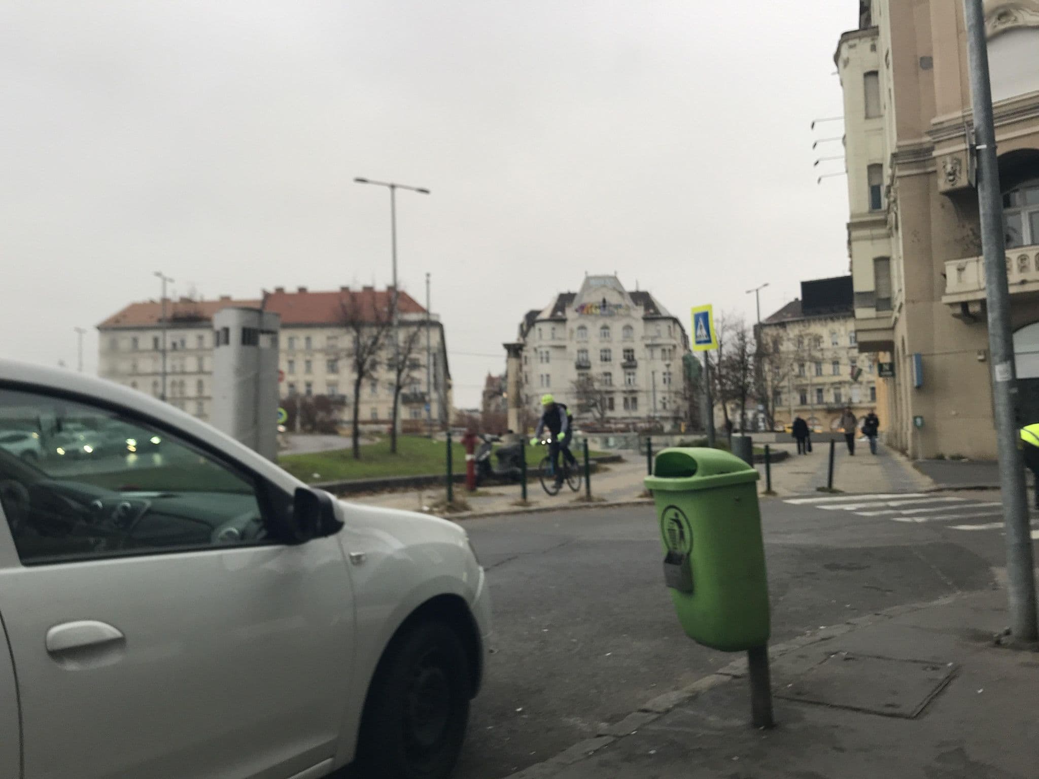 Street view near B&B Hotel Budapest City, Belső-Ferencváros — © miguel_andrade (CC BY-SA · Mapillary)