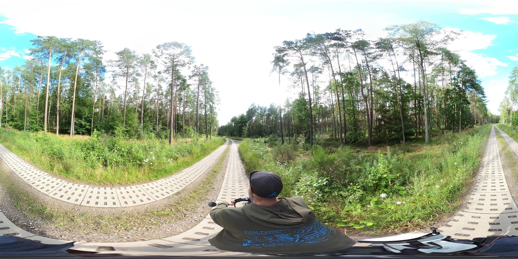 Street view near Przedsiębiorstwo Usługowo Handlowe Mierzeja Wypoczynek S.C. Paweł i Marta Czupajło, Sianów — © masterofnoroad (CC BY-SA · Mapillary)
