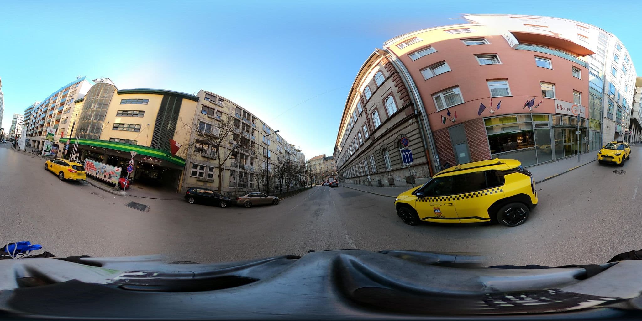 Street view near Hotel City Inn, Józsefváros — © grozsa11 (CC BY-SA · Mapillary)