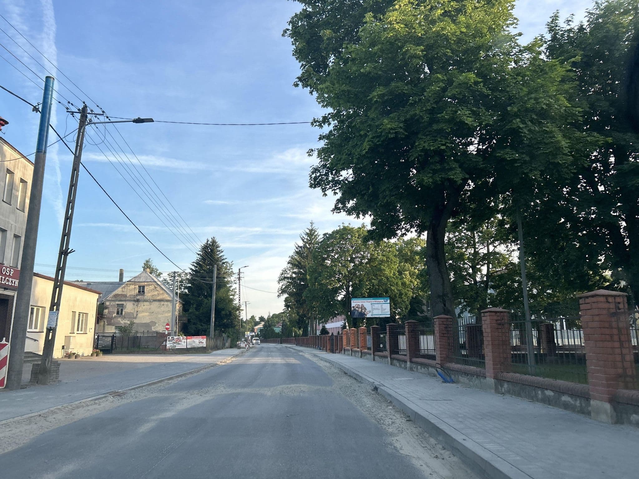 Street view near Przedsiębiorstwo Usługowo-Handlowe Wrzosowisko Małgorzata Świerczyńska, Wilczyn — © strudel (CC BY-SA · Mapillary)