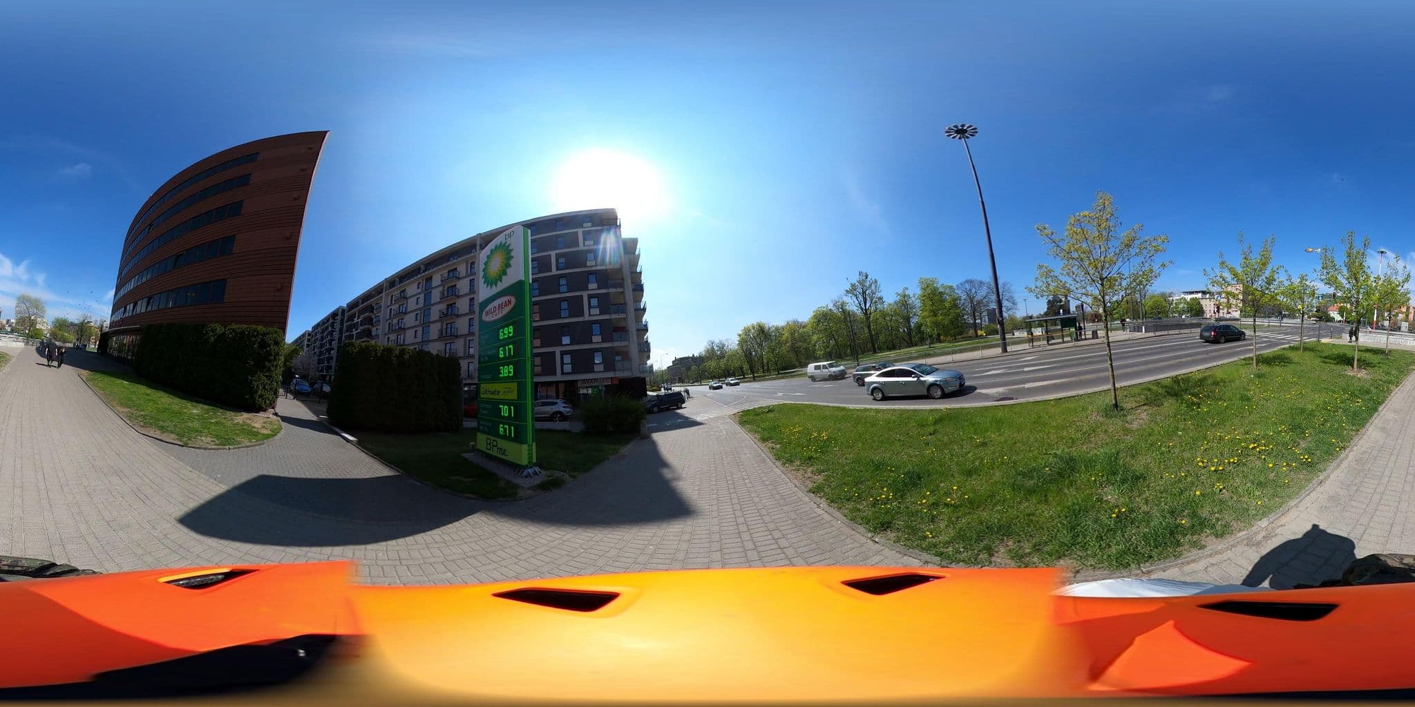 Street view near Qubus Hotel Lodz, Łódź — © inwazjamb (CC BY-SA · Mapillary)