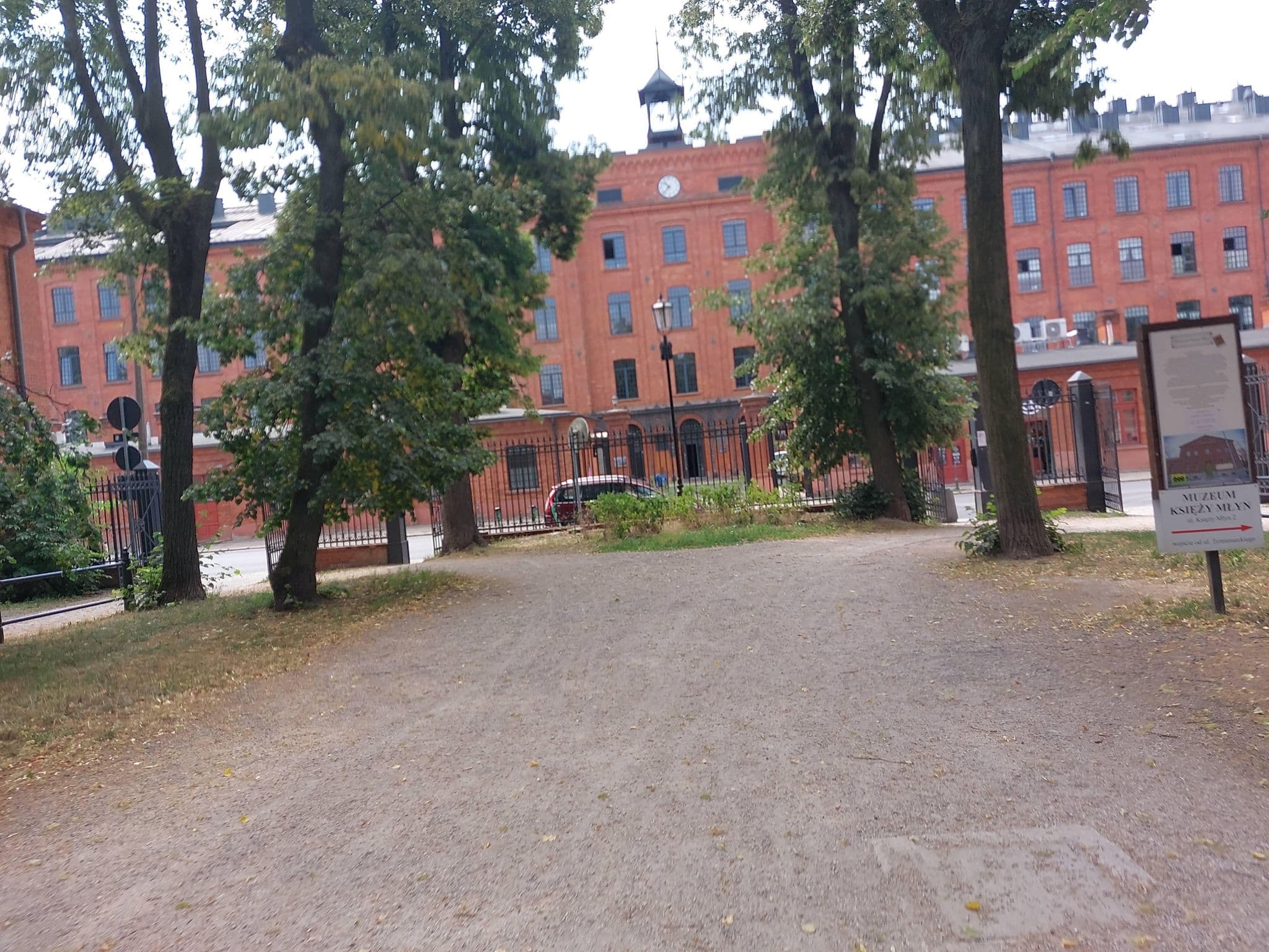Street view near City Residence Aparthotel Łódź, Łódź — © Mikromobilnosc (CC BY-SA · Mapillary)