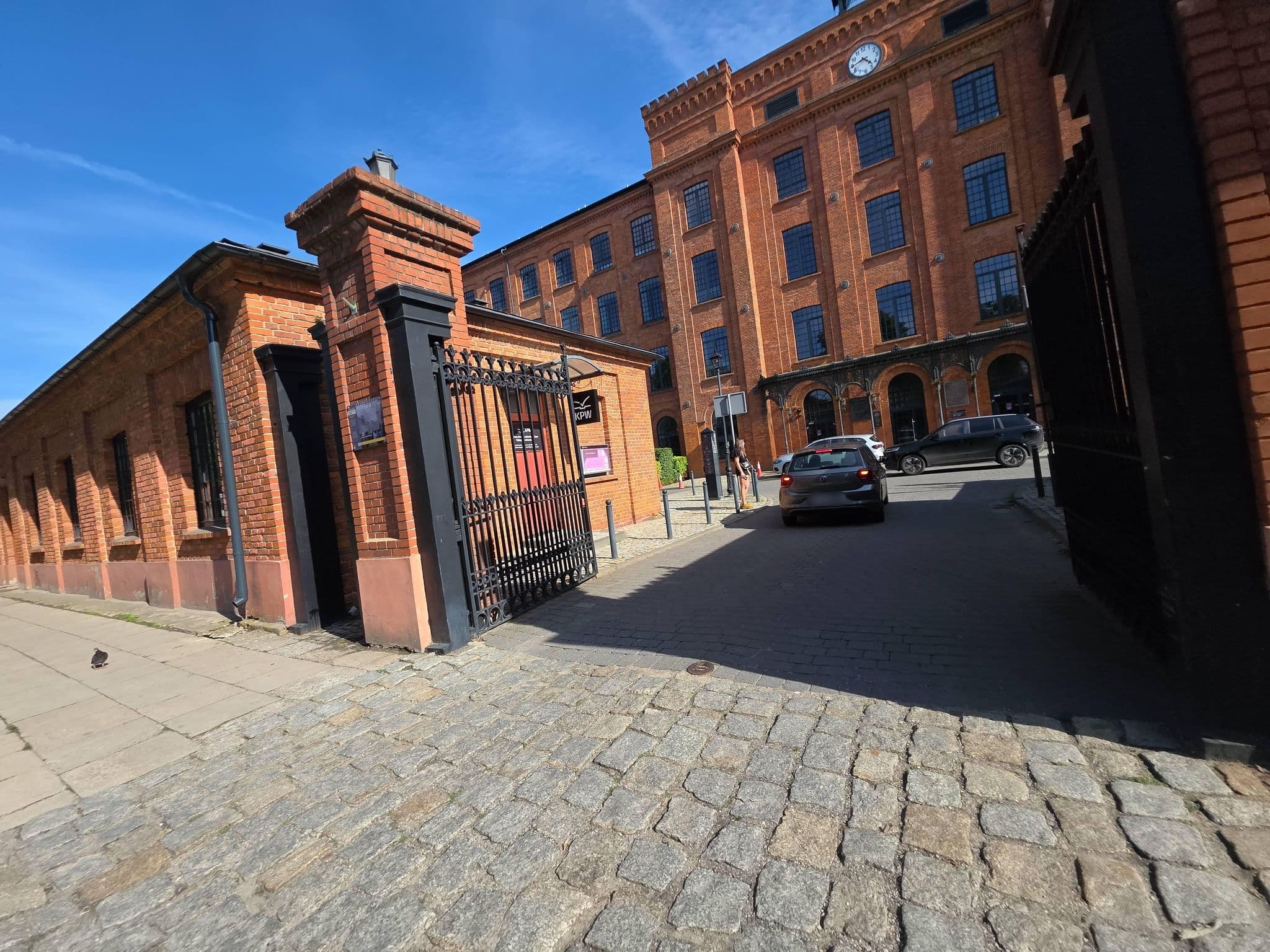 Street view near Loft Aparts, Łódź — © Rowerowa_Lodz (CC BY-SA · Mapillary)
