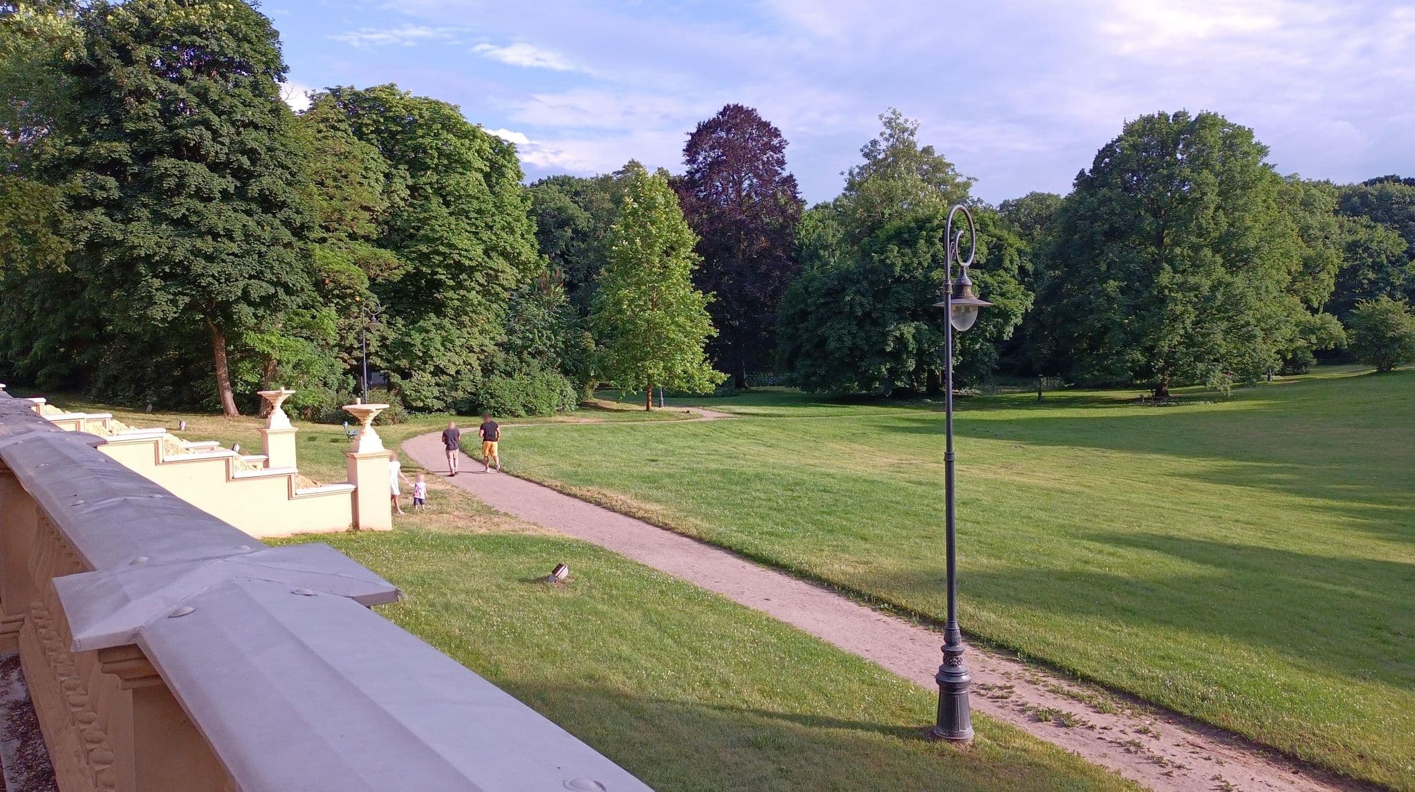 Street view near Zespół Pałacowo-Parkowy w Ostromecku, Fordon — © kakiremora (CC BY-SA · Mapillary)