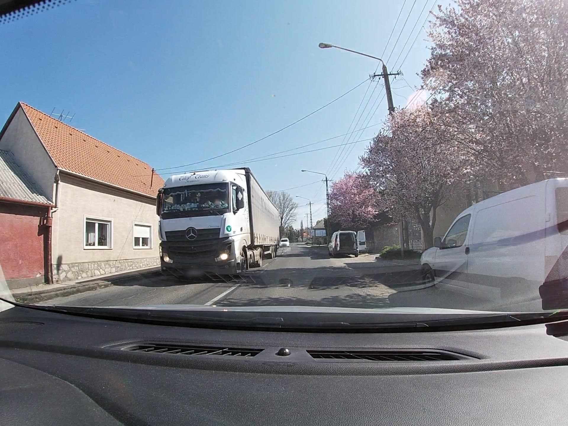 Street view near Forest vendégház, Lábatlan — © vst (CC BY-SA · Mapillary)