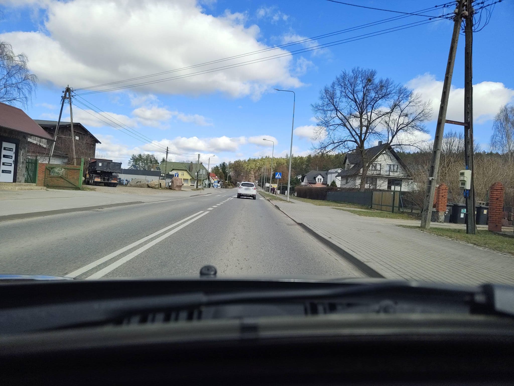 Street view near Gościniec "Maria" S.C. Bogdan Pinczyński i Iwona Stolp, Żukowo — © marek_m (CC BY-SA · Mapillary)