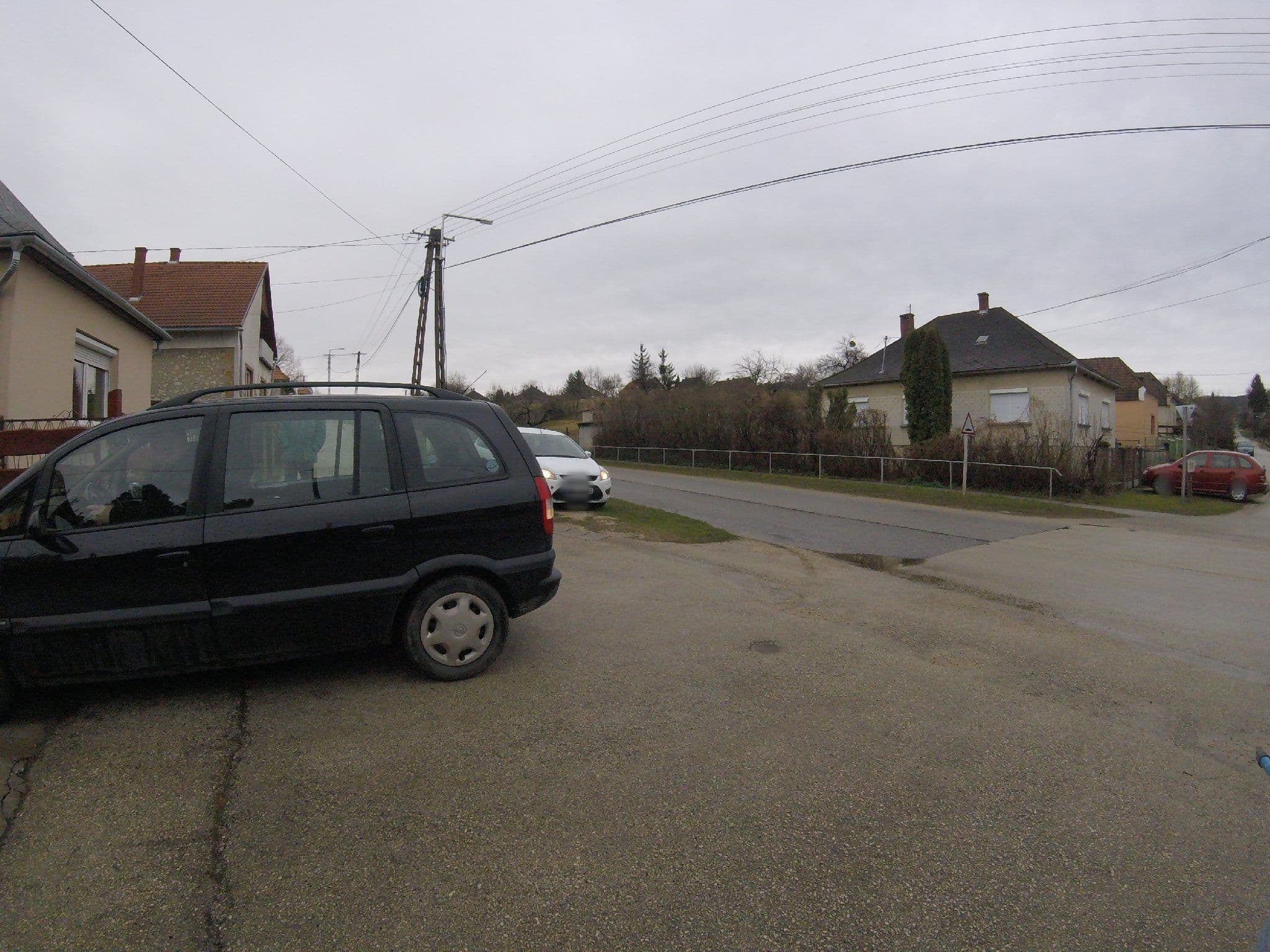 Street view near Erdőjárók vendégház, Bakonyszentlászló — © utvonalfelmeresek (CC BY-SA · Mapillary)