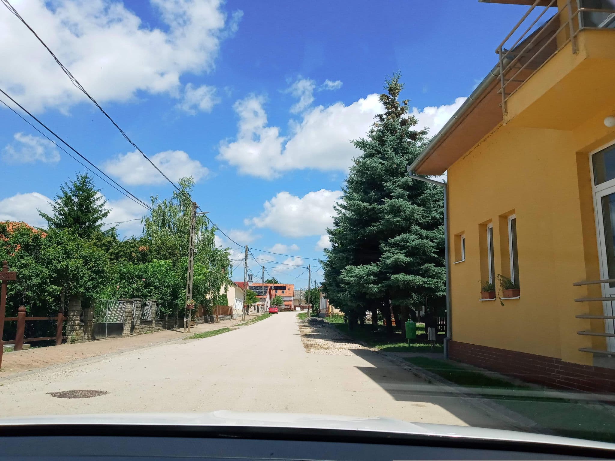Street view near Vendégház,- és Konferenciaközpont, Mágocs — © magyarsi (CC BY-SA · Mapillary)