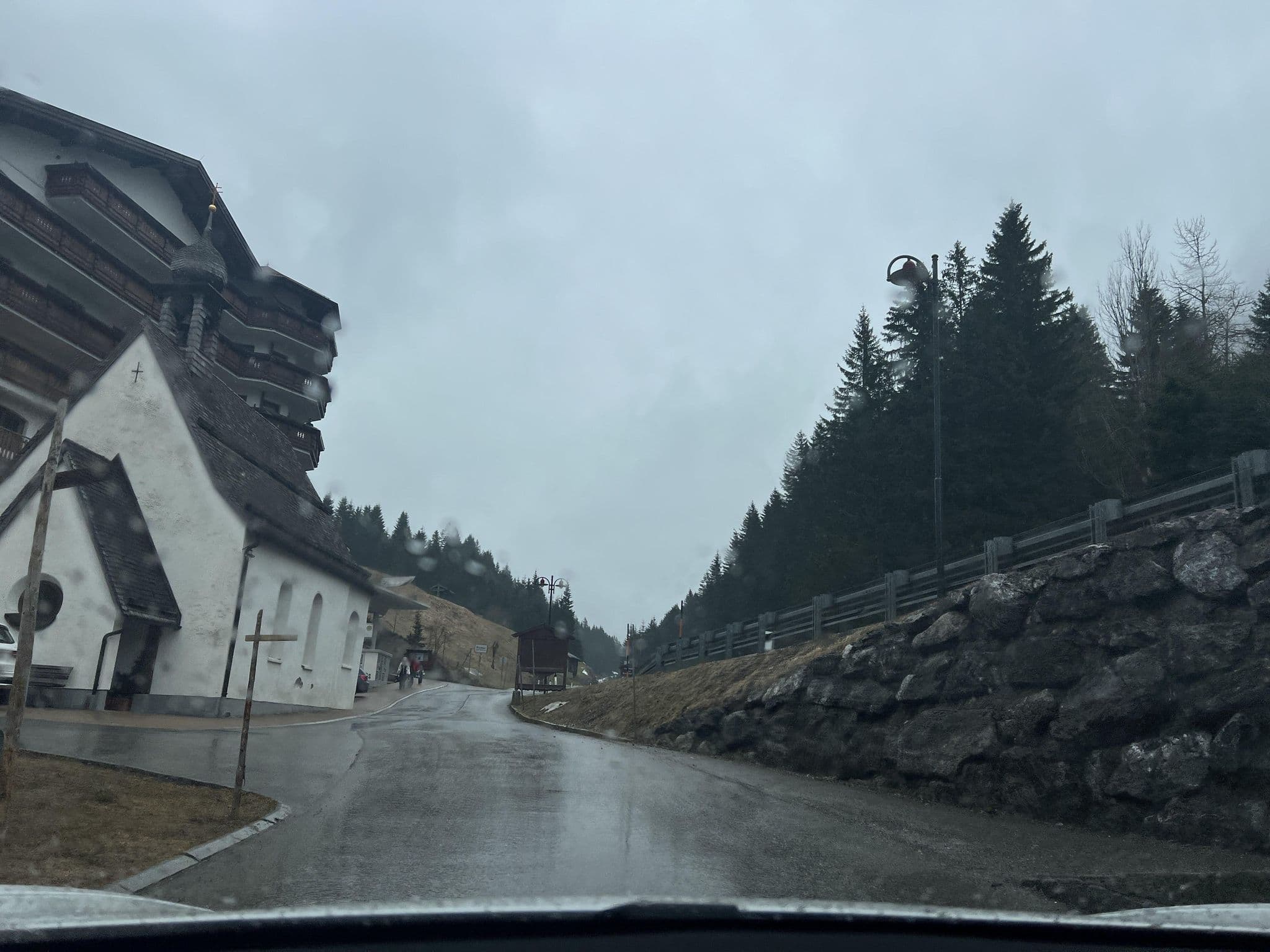 Street view near Hotel Thaneller, Weissenbach am Lech — © ottor (CC BY-SA · Mapillary)