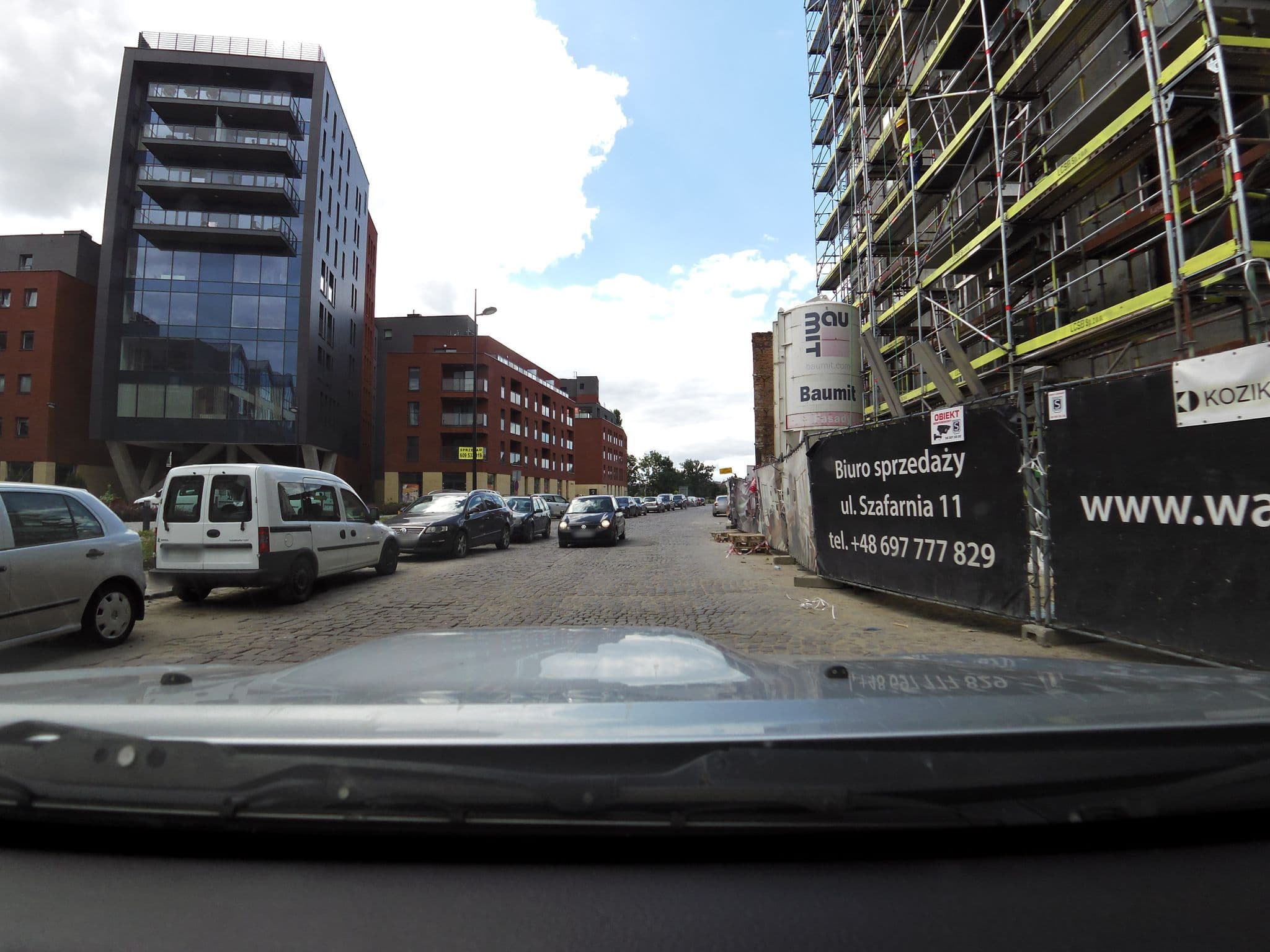 Street view near Chmielna Park by Downtown Apartments, Gdańsk — © aleksasfi (CC BY-SA · Mapillary)