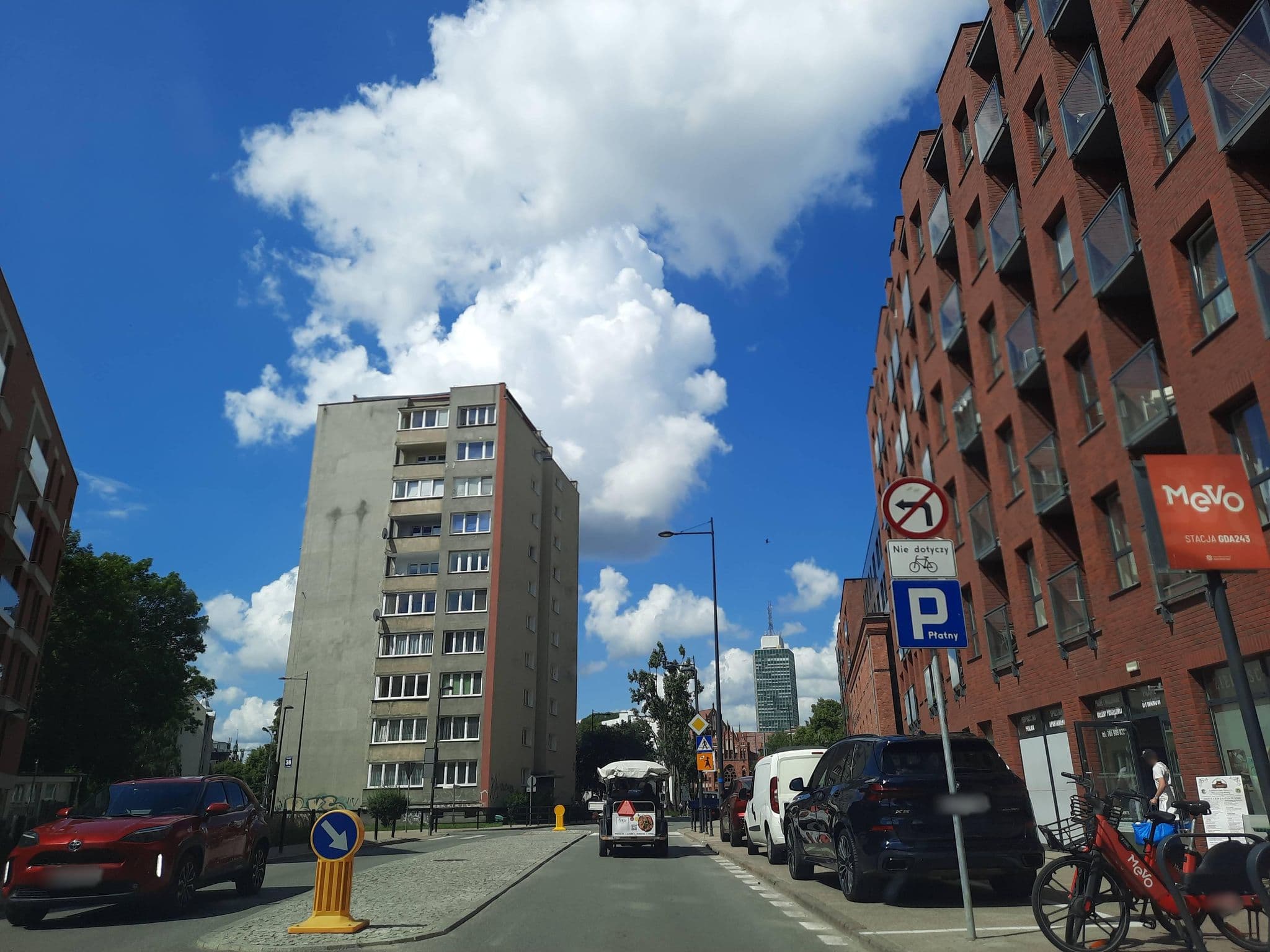 Street view near Elite Apartments Cityview Center, Gdańsk — © ondrejlopatka (CC BY-SA · Mapillary)