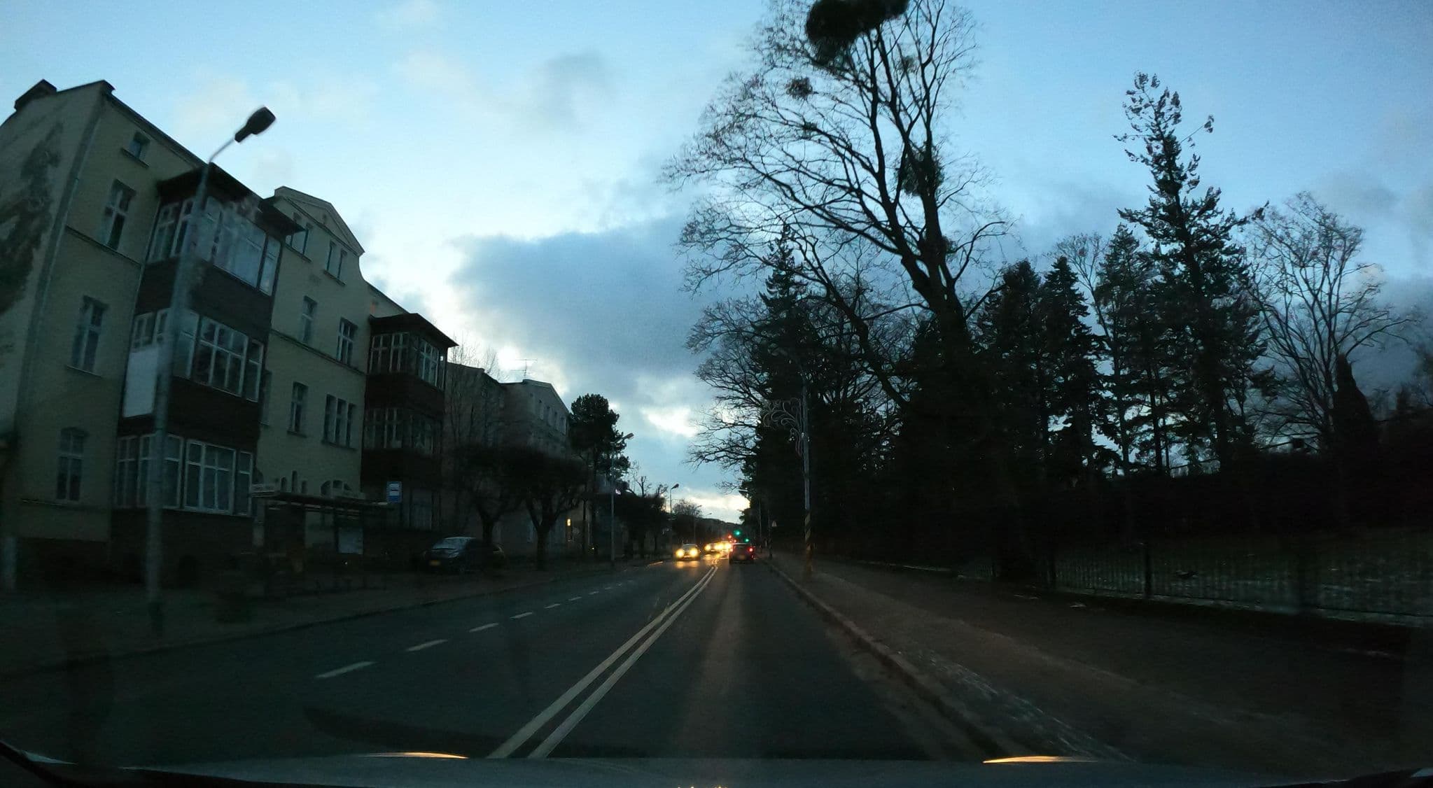 Street view near Wspólnota Mieszkaniowa Opata Rybińskiego 6 w Gdańsku, Oliwa — © masterofnoroad (CC BY-SA · Mapillary)