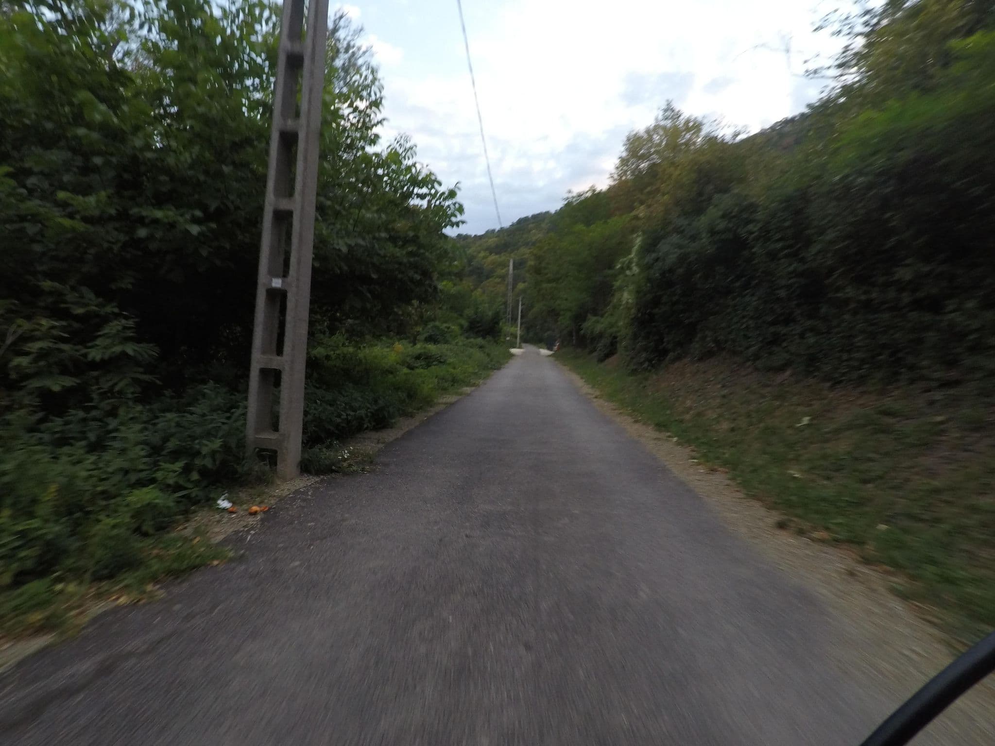 Street view near Moha és Páfrány kabinház a Rámnál, Dömös — © teamwork (CC BY-SA · Mapillary)